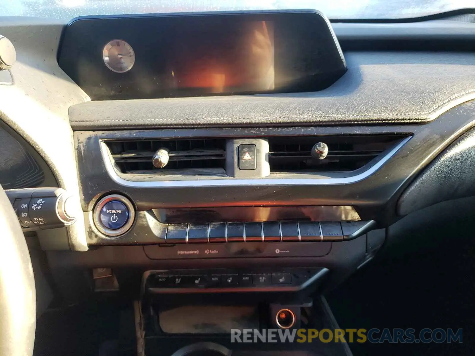 10 fotografías del automóvil dañado JTHU9JBHXK2006541 LEXUS UX 250H 2019