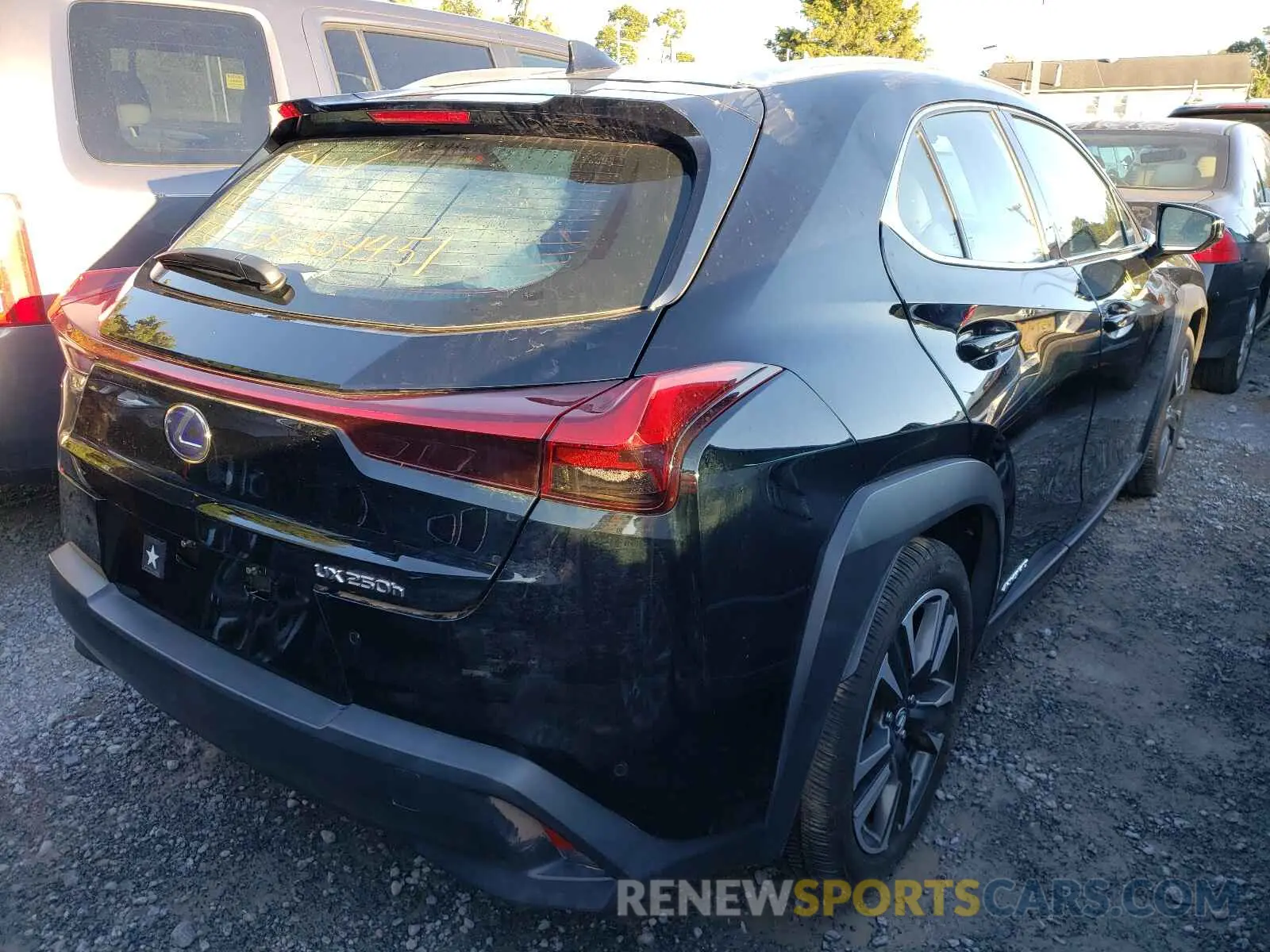 4 fotografías del automóvil dañado JTHU9JBHXK2006541 LEXUS UX 250H 2019