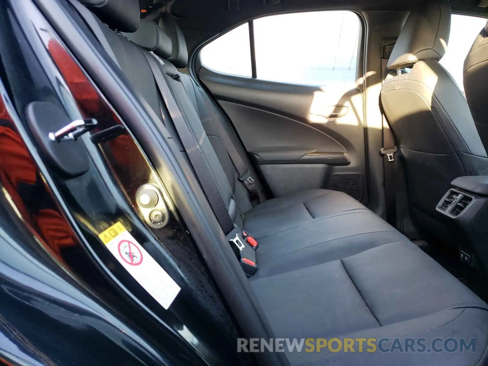 6 fotografías del automóvil dañado JTHU9JBHXK2006541 LEXUS UX 250H 2019