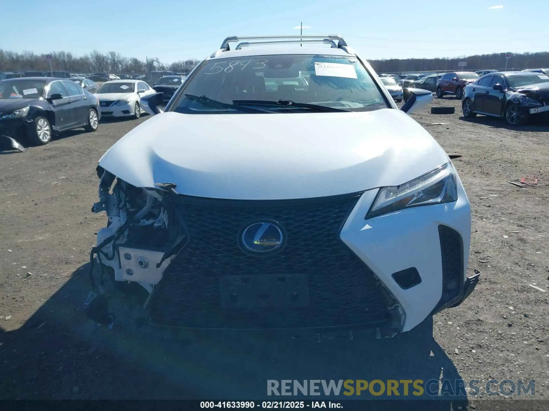 12 fotografías del automóvil dañado JTHE9JBH9L2035843 LEXUS UX 250H 2020