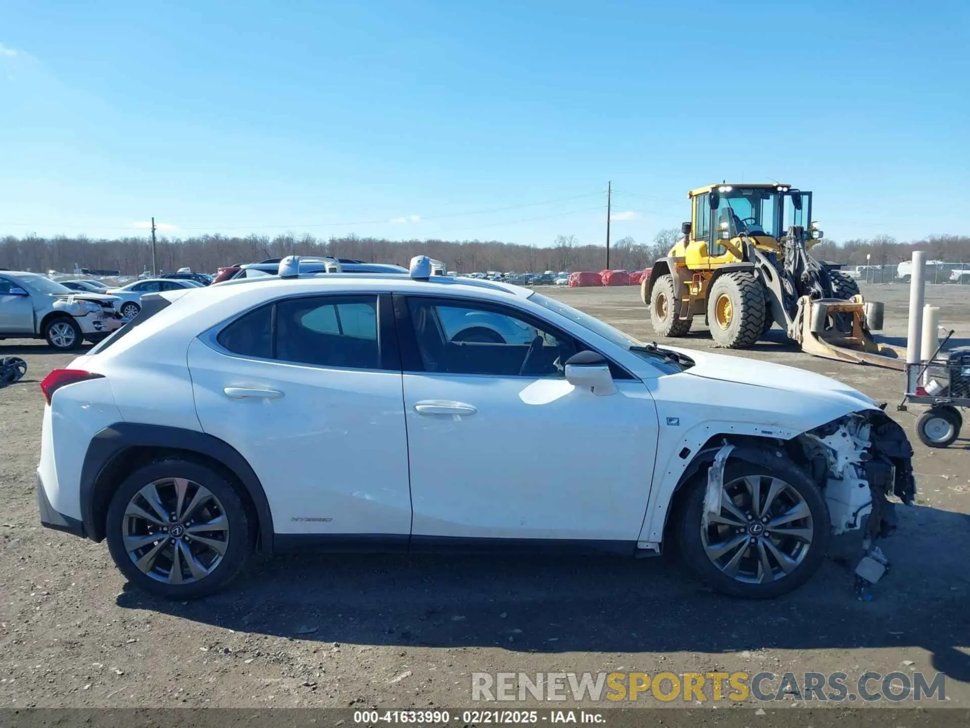 13 fotografías del automóvil dañado JTHE9JBH9L2035843 LEXUS UX 250H 2020