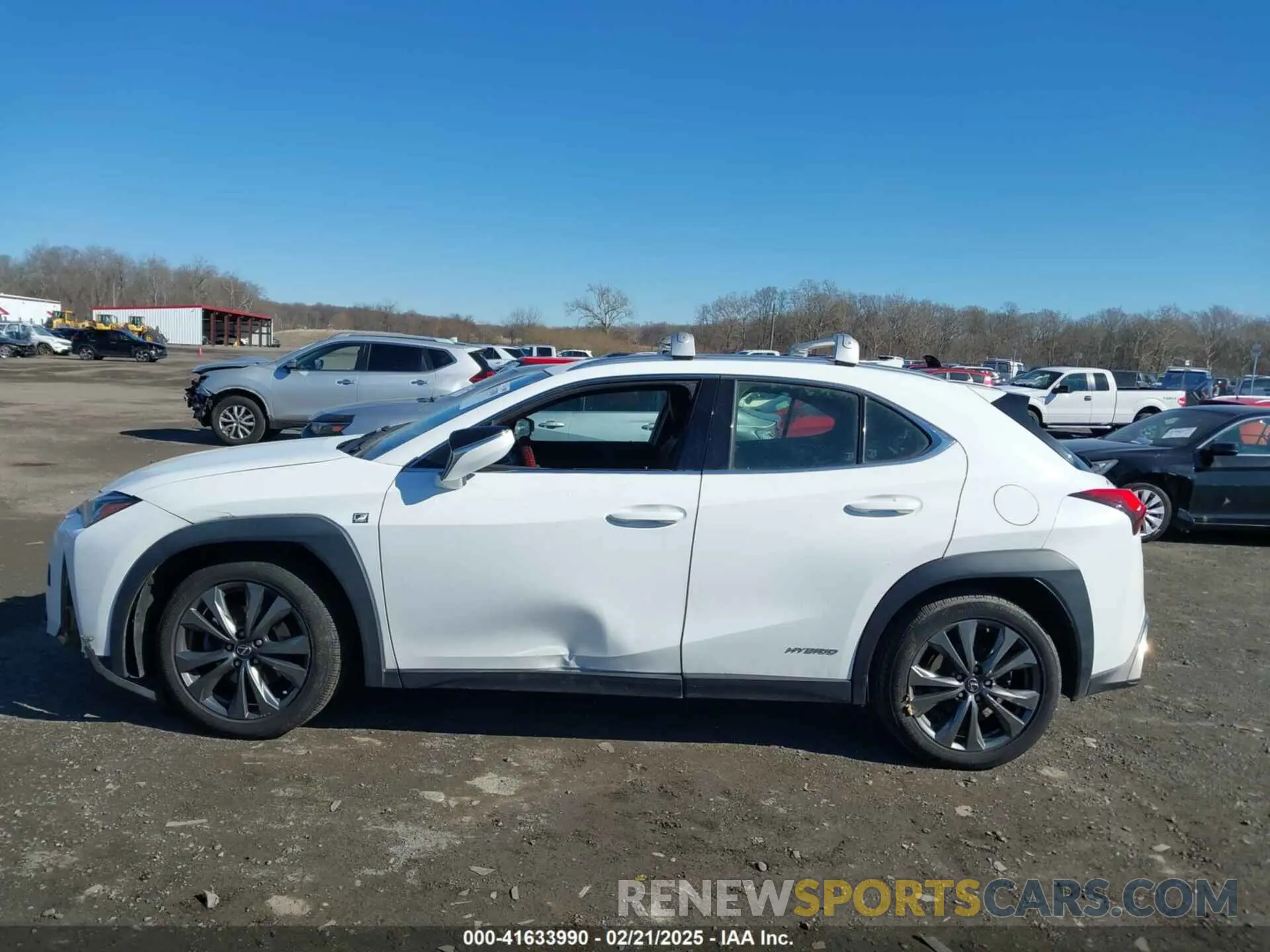 14 fotografías del automóvil dañado JTHE9JBH9L2035843 LEXUS UX 250H 2020