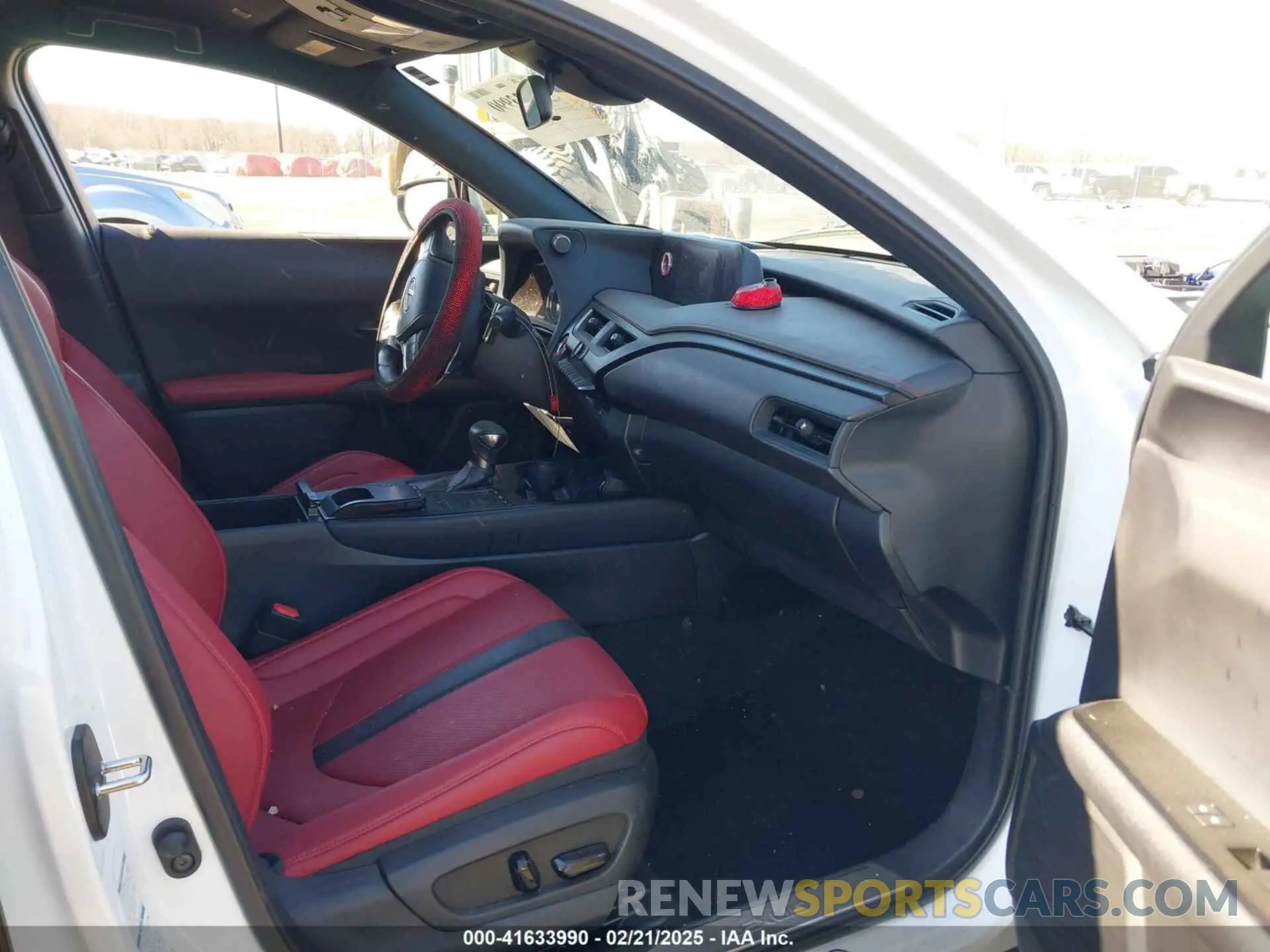 5 fotografías del automóvil dañado JTHE9JBH9L2035843 LEXUS UX 250H 2020