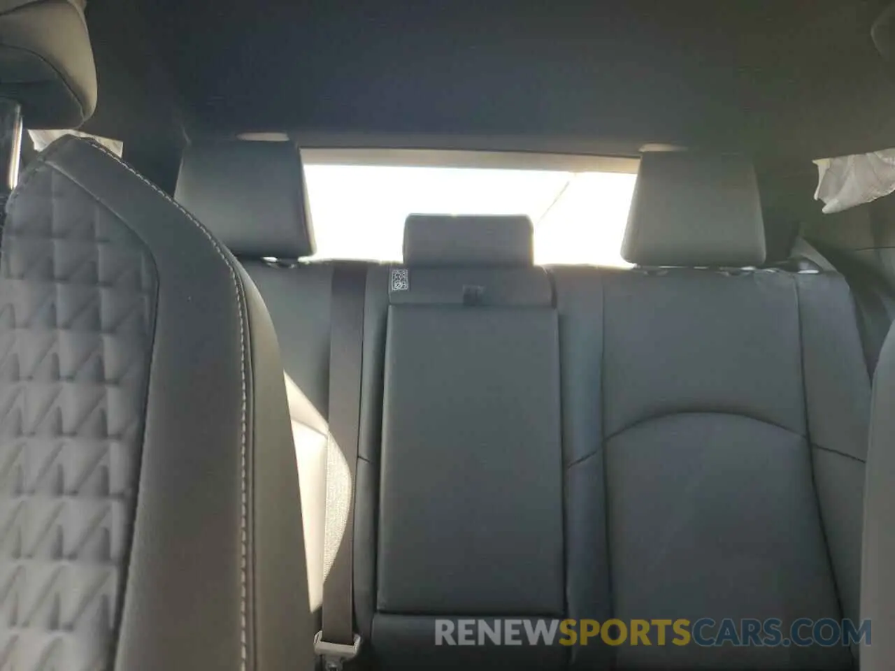 10 fotografías del automóvil dañado JTHL9JBH3L2032377 LEXUS UX 250H 2020