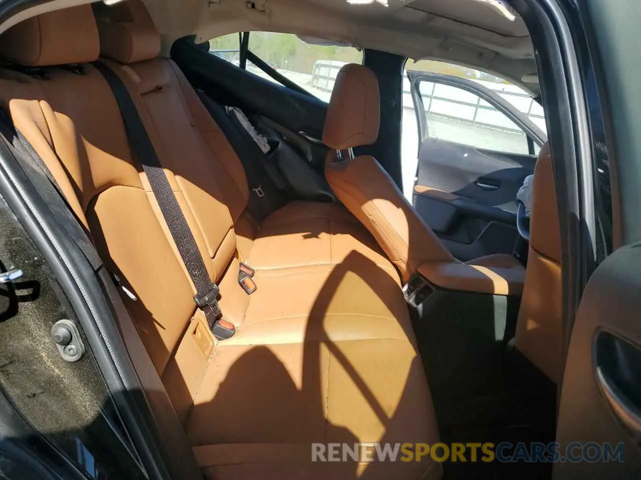 10 fotografías del automóvil dañado JTHP9JBH0L2023329 LEXUS UX 250H 2020