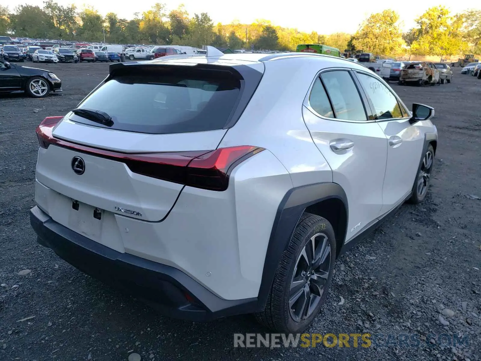 4 fotografías del automóvil dañado JTHP9JBH2L2020898 LEXUS UX 250H 2020