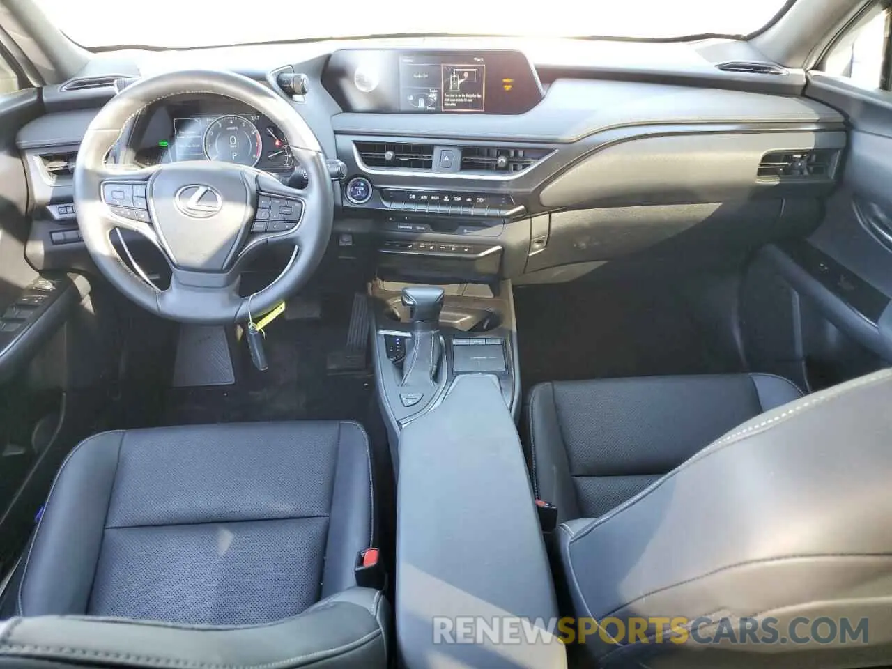 8 fotografías del automóvil dañado JTHP9JBH2L2023042 LEXUS UX 250H 2020