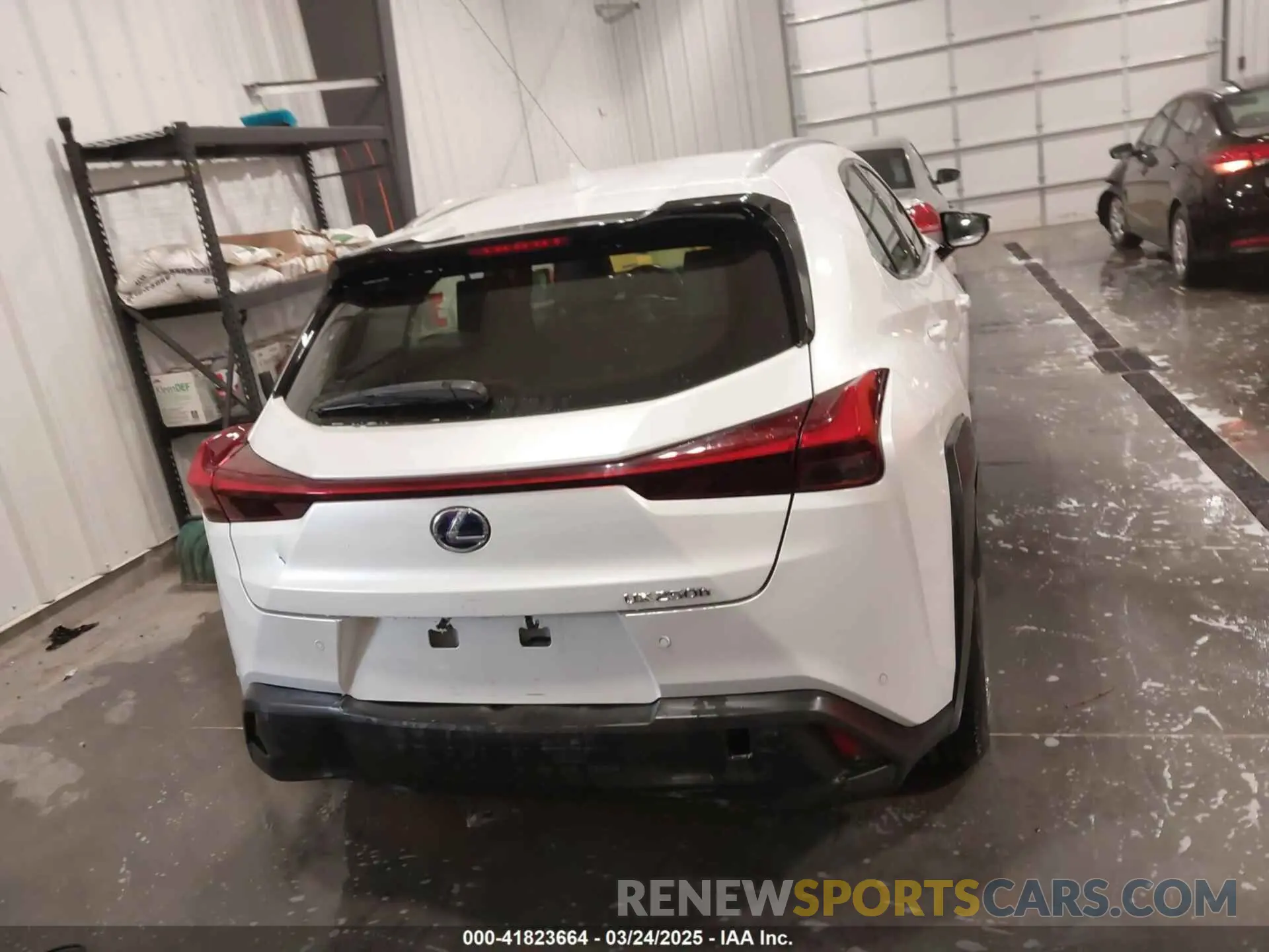 17 fotografías del automóvil dañado JTHP9JBH2L2025812 LEXUS UX 250H 2020