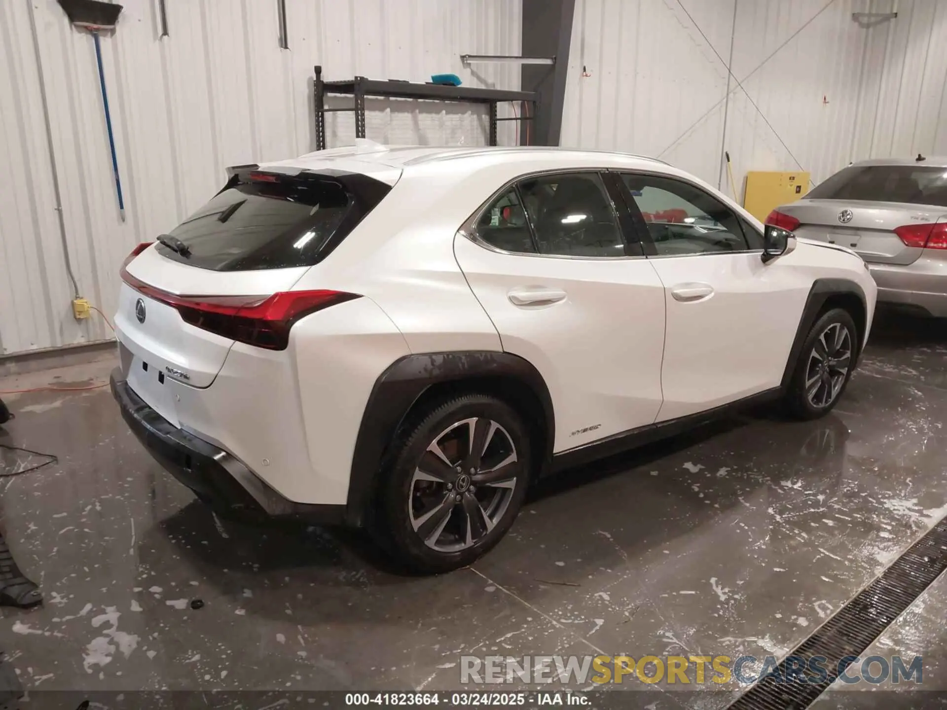 4 fotografías del automóvil dañado JTHP9JBH2L2025812 LEXUS UX 250H 2020