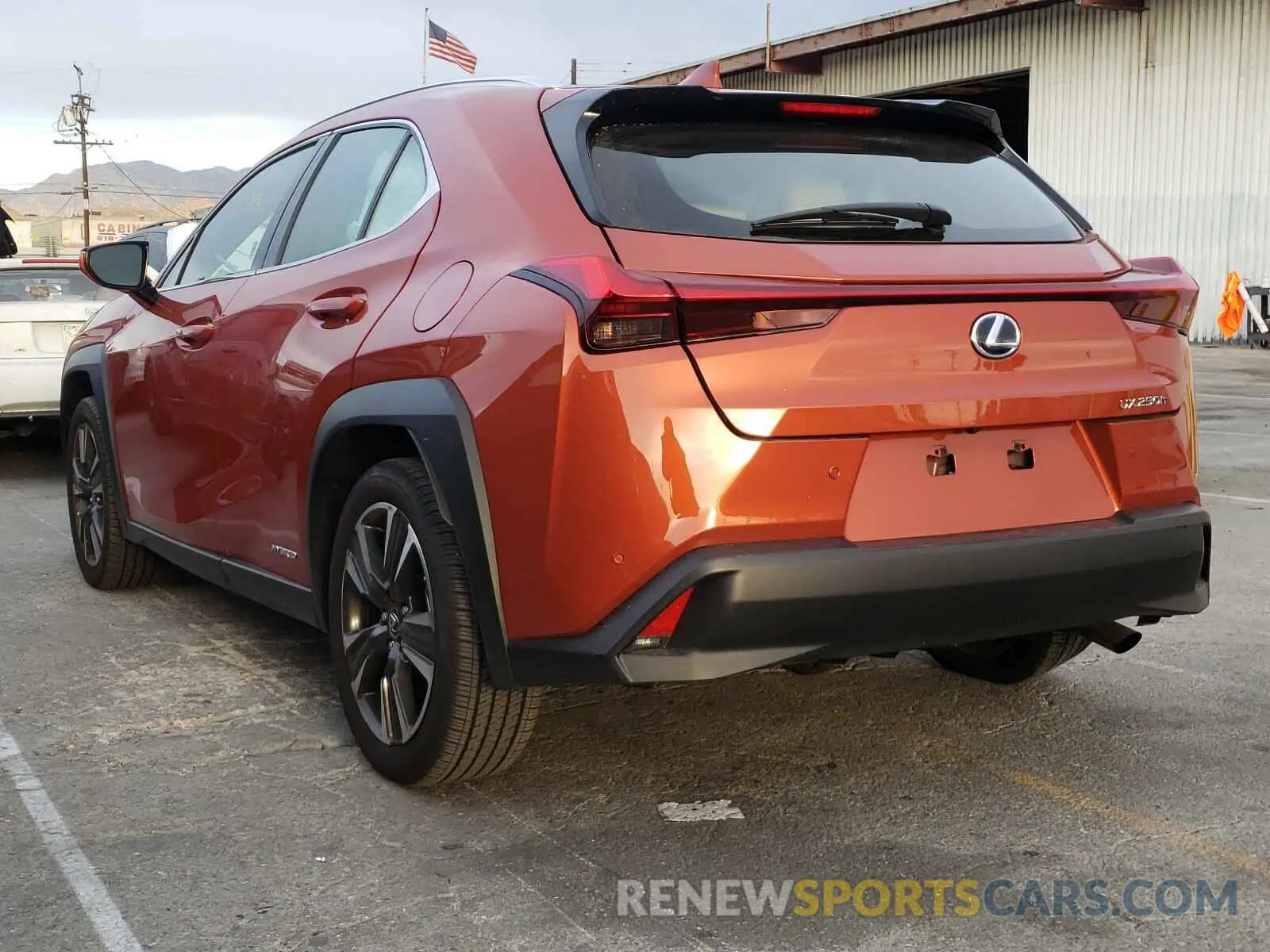 3 fotografías del automóvil dañado JTHP9JBH3L2027388 LEXUS UX 250H 2020