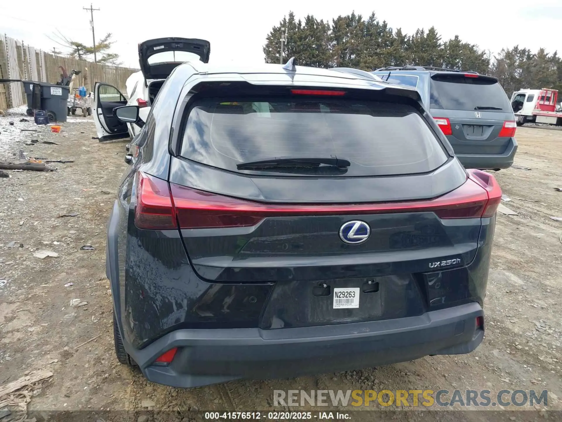 17 fotografías del automóvil dañado JTHP9JBH6L2027045 LEXUS UX 250H 2020