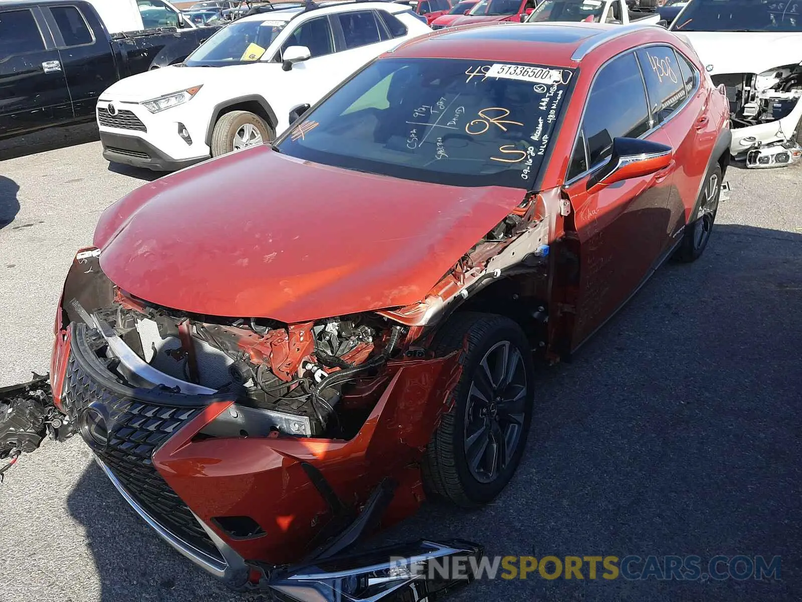 2 fotografías del automóvil dañado JTHP9JBH6L2027160 LEXUS UX 250H 2020