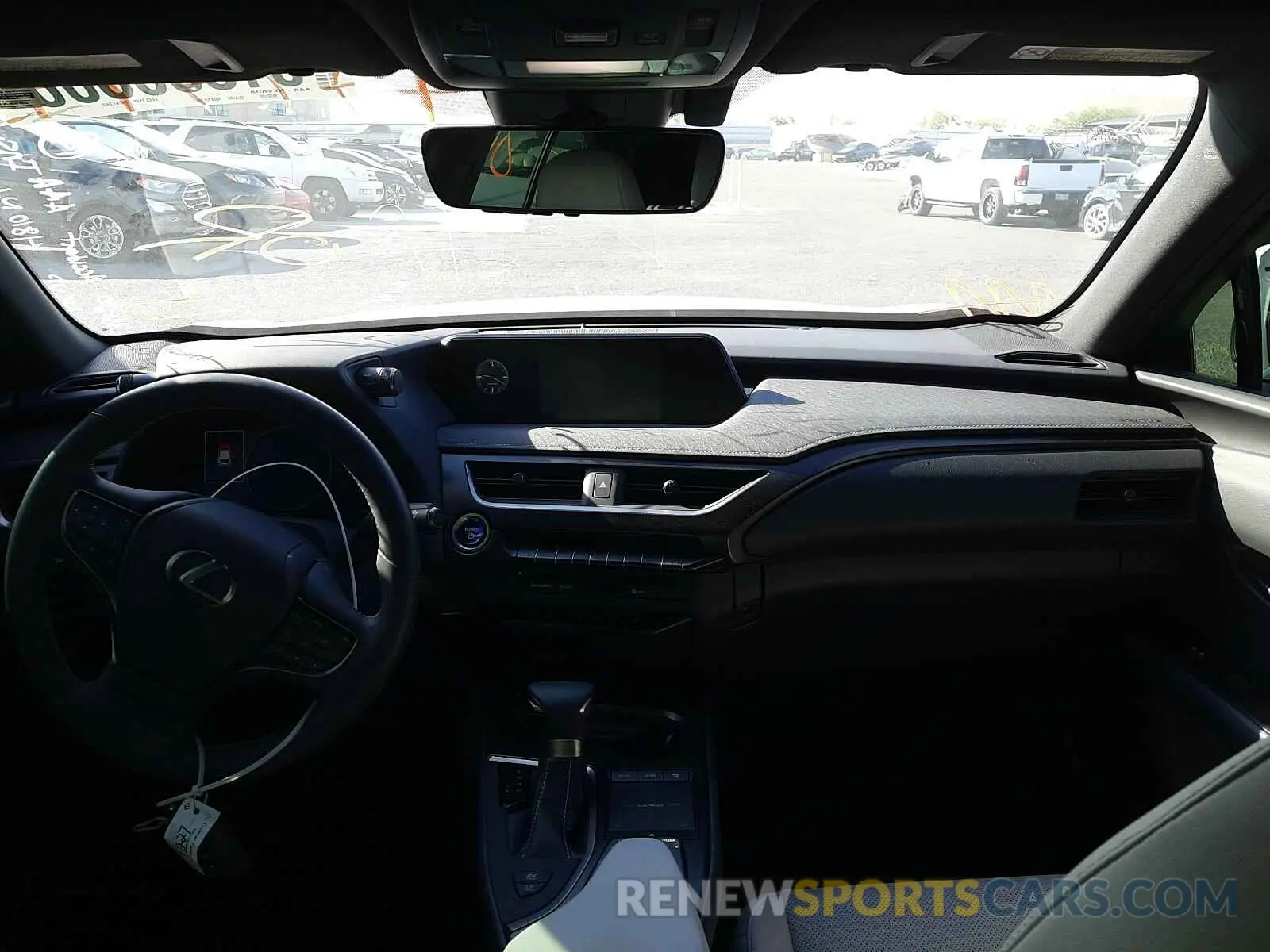 9 fotografías del automóvil dañado JTHP9JBH6L2027160 LEXUS UX 250H 2020