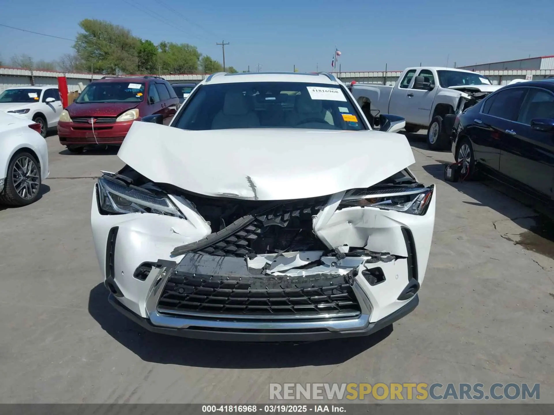 13 fotografías del automóvil dañado JTHP9JBH6L2031919 LEXUS UX 250H 2020