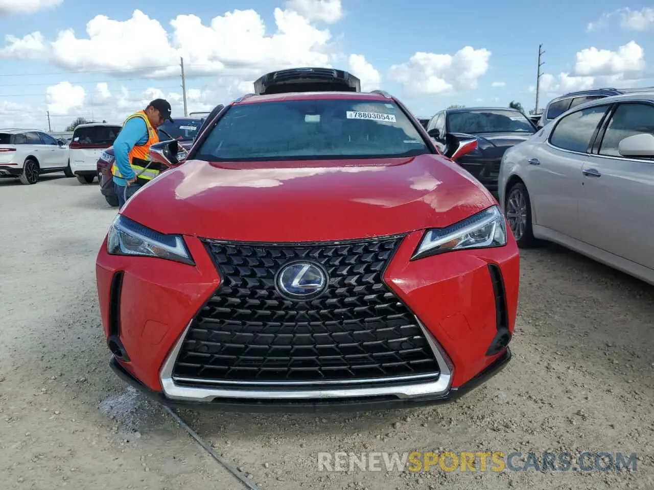 5 fotografías del automóvil dañado JTHP9JBH7L2033677 LEXUS UX 250H 2020