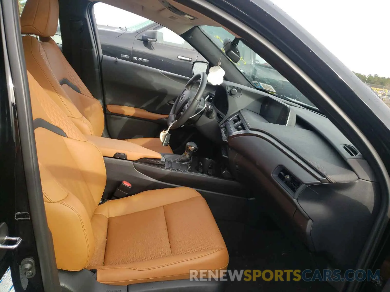 5 fotografías del automóvil dañado JTHP9JBH9L2027668 LEXUS UX 250H 2020