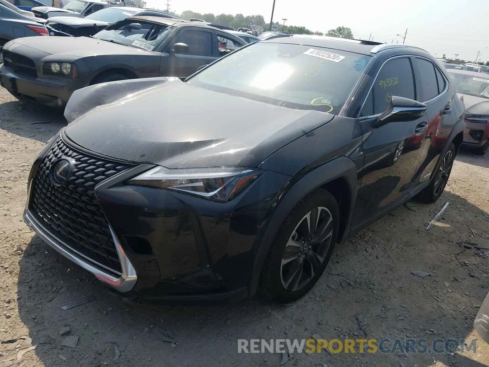 2 fotografías del automóvil dañado JTHP9JBHXL2029915 LEXUS UX 250H 2020