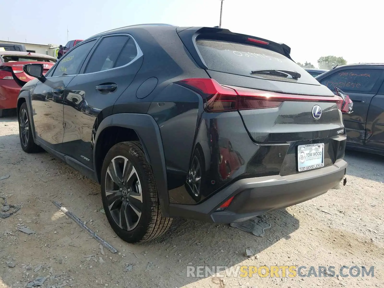 3 fotografías del automóvil dañado JTHP9JBHXL2029915 LEXUS UX 250H 2020