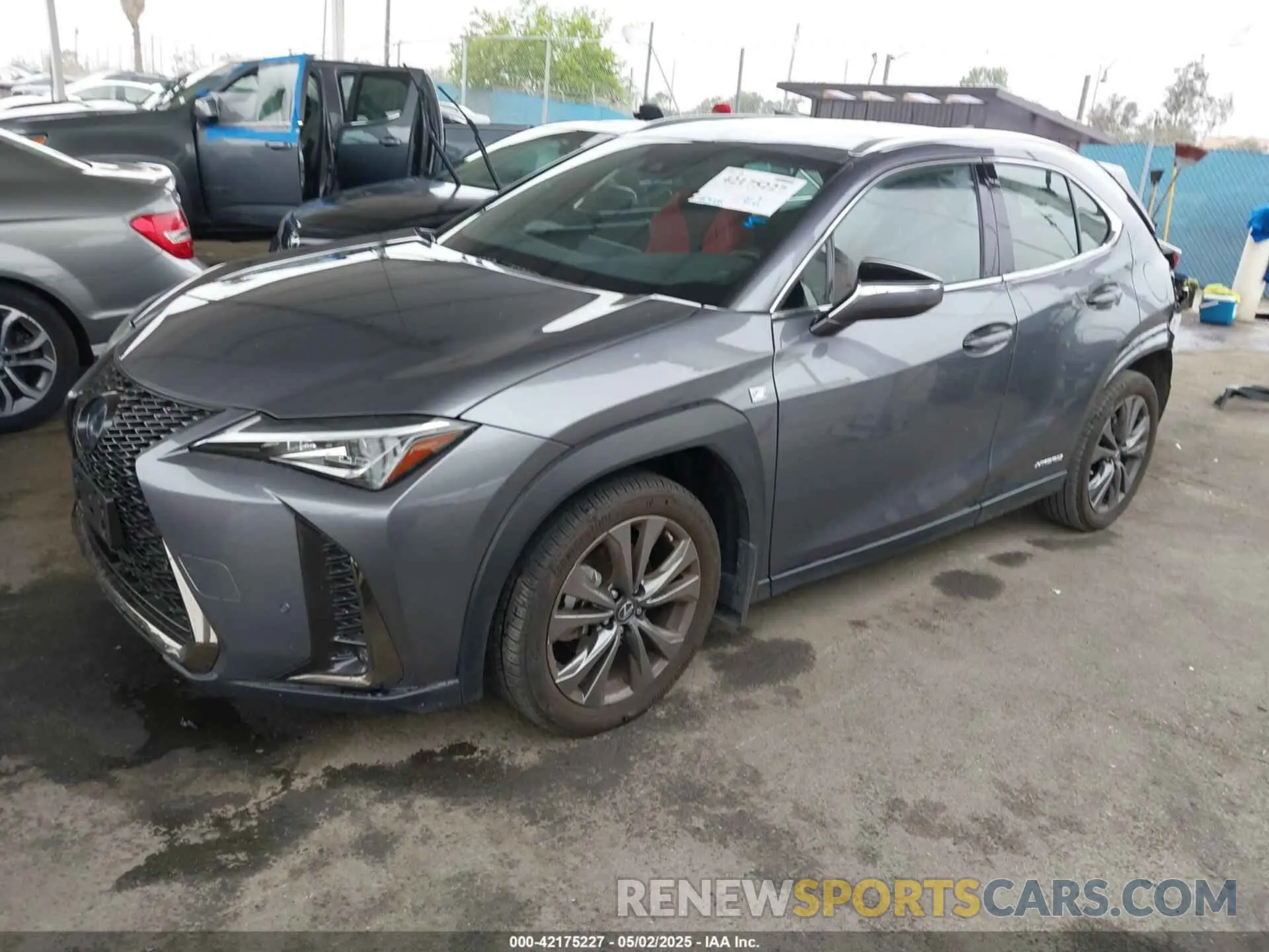 2 fotografías del automóvil dañado JTHR9JBH0L2025493 LEXUS UX 250H 2020