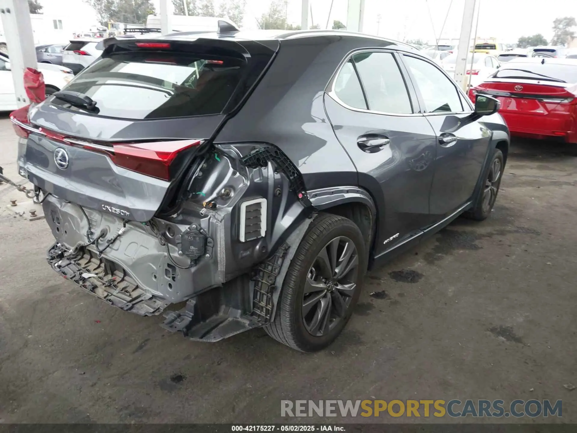 4 fotografías del automóvil dañado JTHR9JBH0L2025493 LEXUS UX 250H 2020
