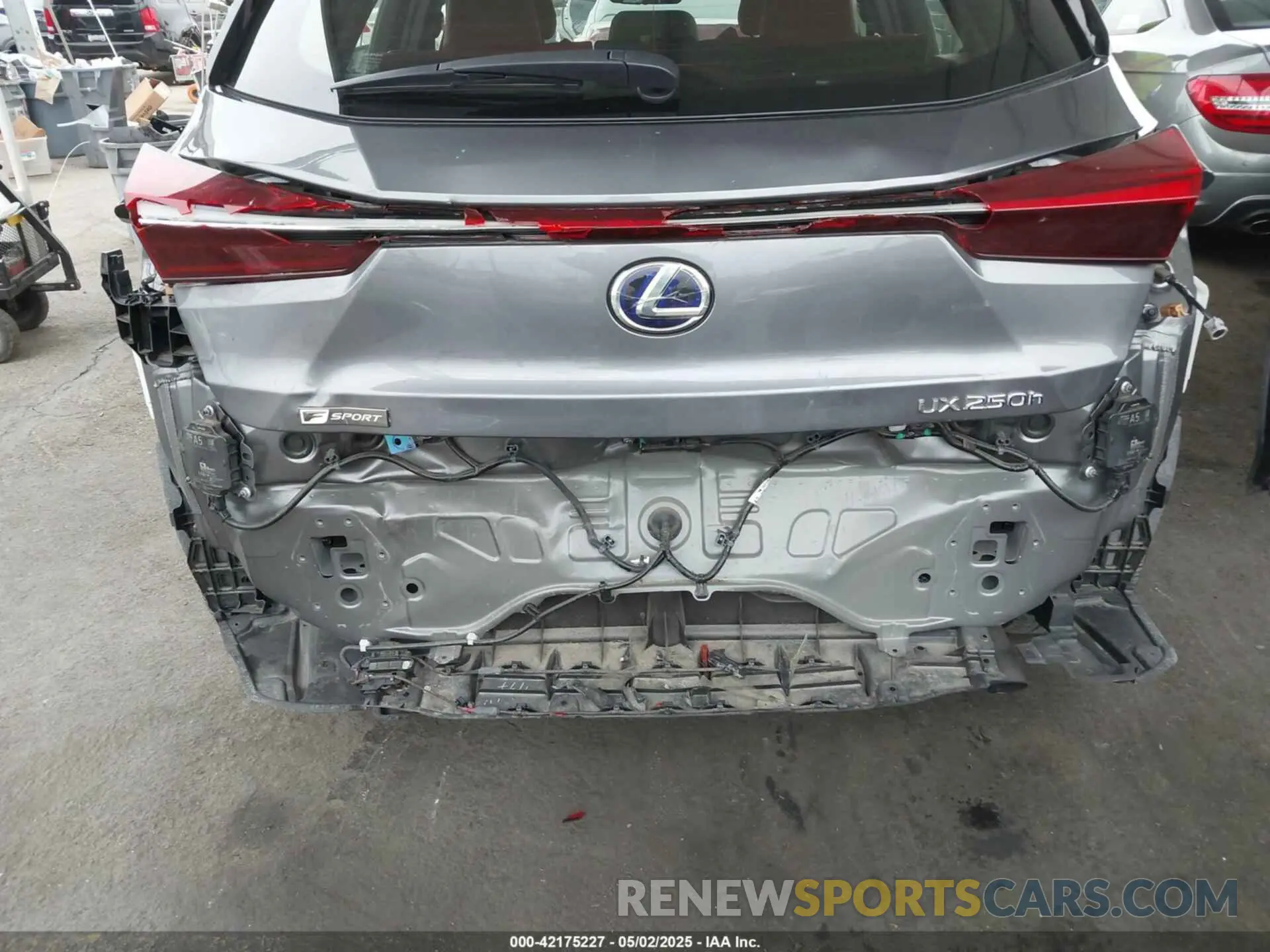 6 fotografías del automóvil dañado JTHR9JBH0L2025493 LEXUS UX 250H 2020