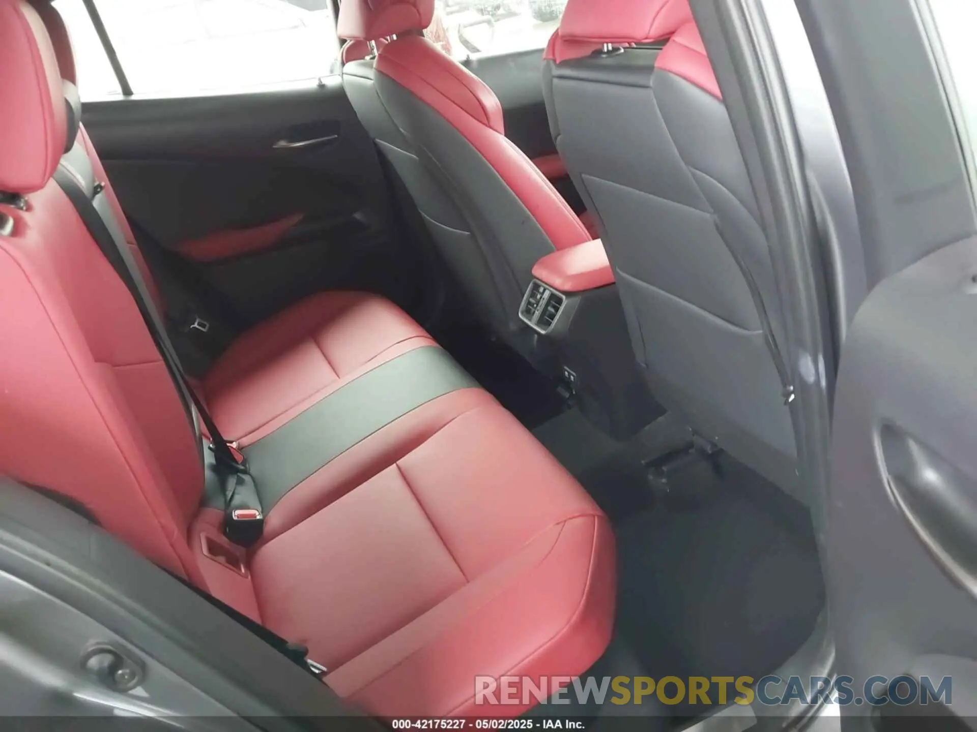 8 fotografías del automóvil dañado JTHR9JBH0L2025493 LEXUS UX 250H 2020