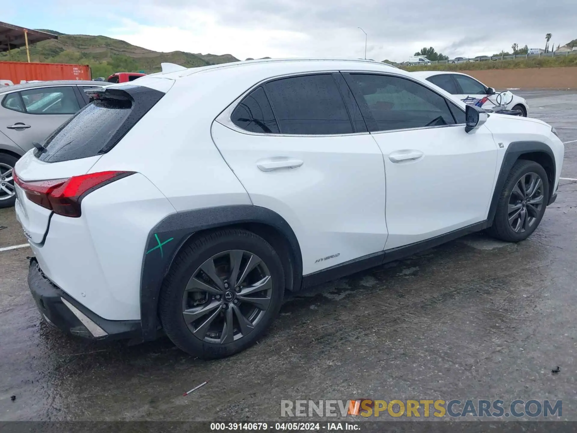 13 fotografías del automóvil dañado JTHR9JBH4L2025867 LEXUS UX 250H 2020