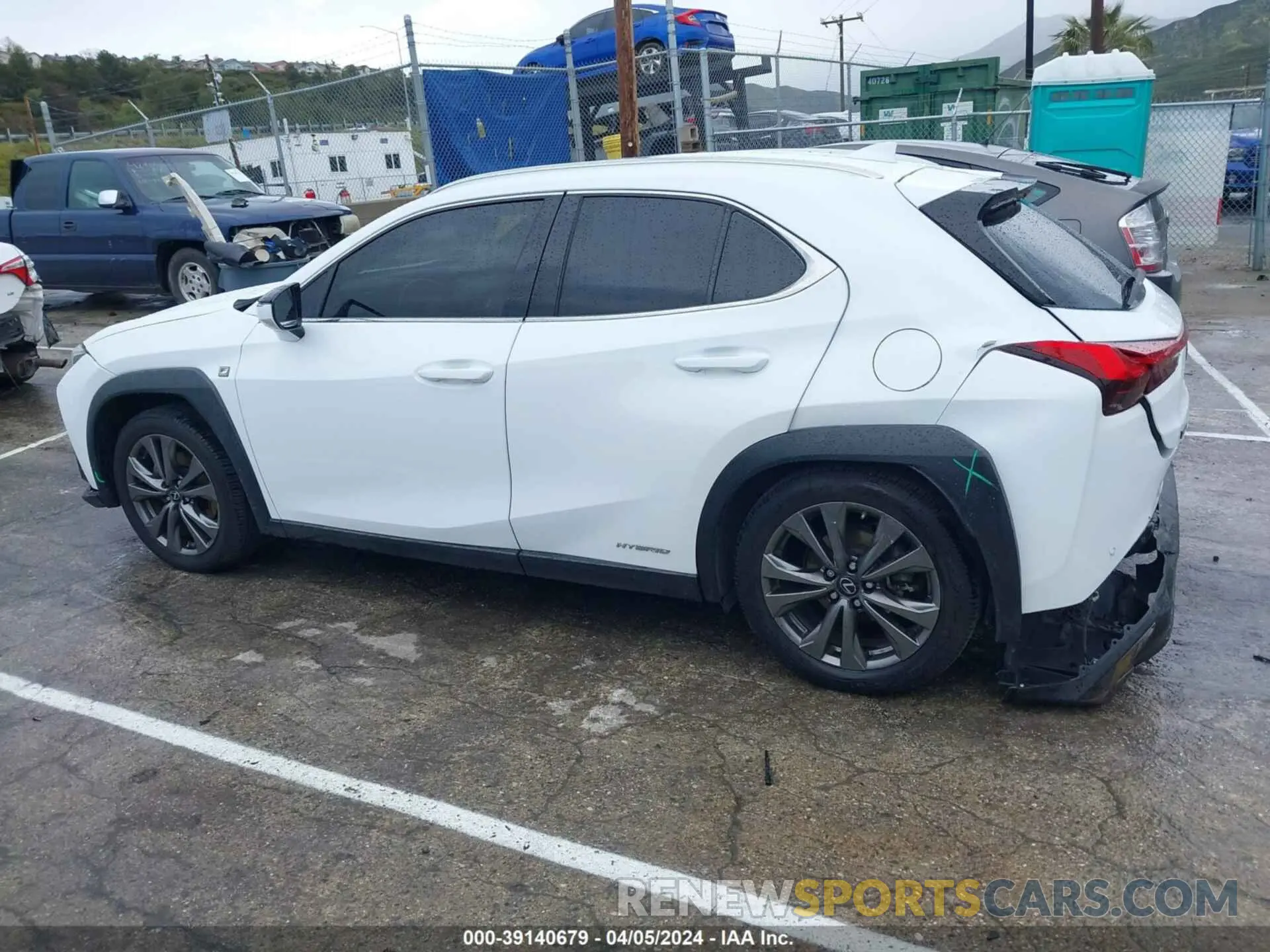 14 fotografías del automóvil dañado JTHR9JBH4L2025867 LEXUS UX 250H 2020