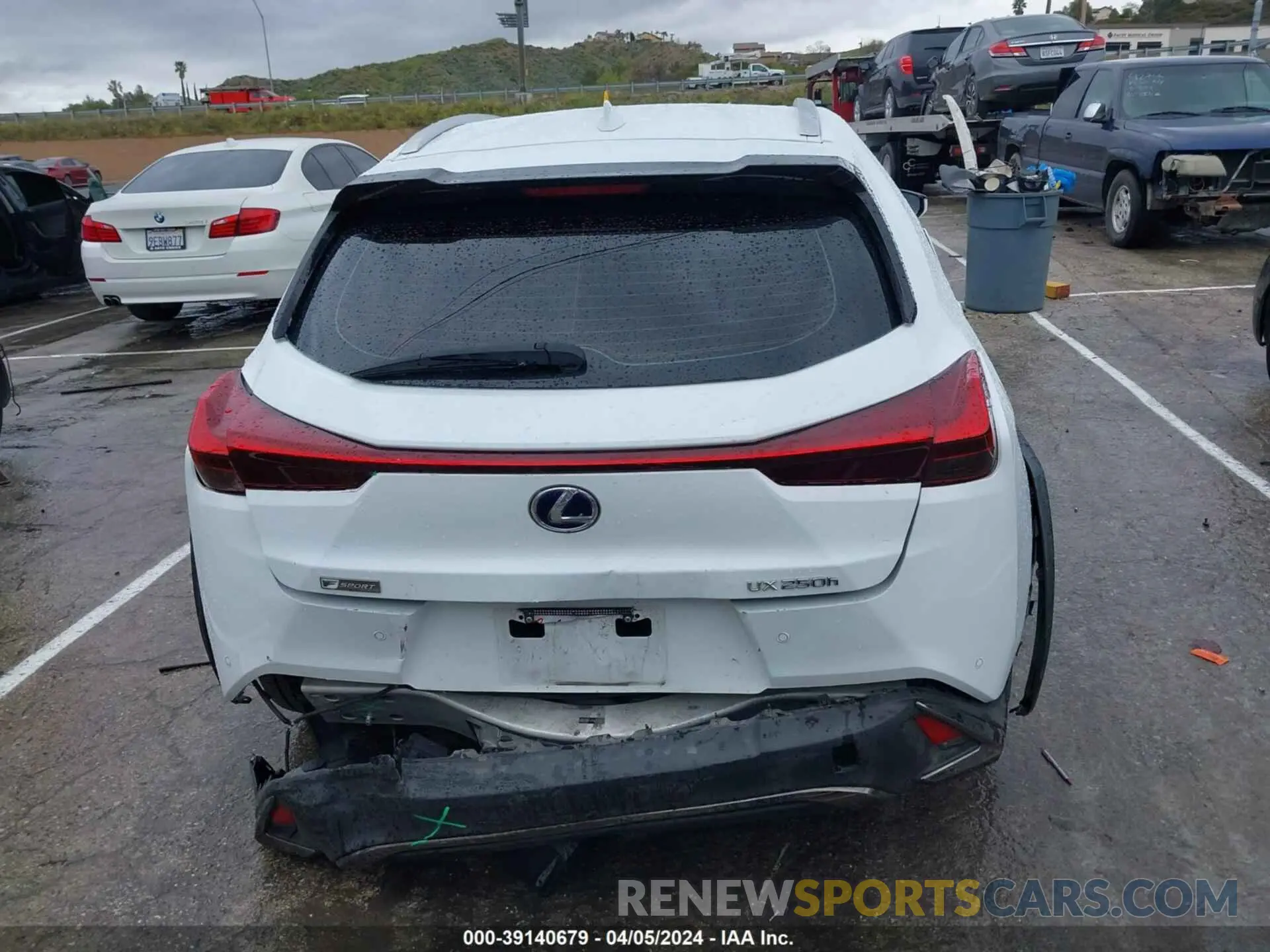 16 fotografías del automóvil dañado JTHR9JBH4L2025867 LEXUS UX 250H 2020