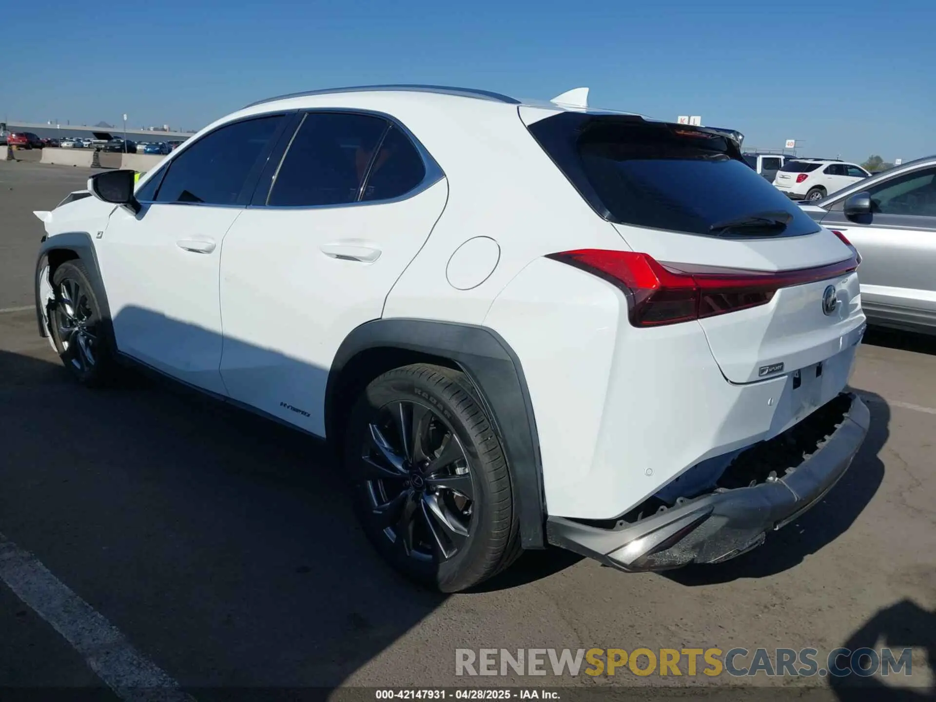 3 fotografías del automóvil dañado JTHR9JBH4L2030101 LEXUS UX 250H 2020