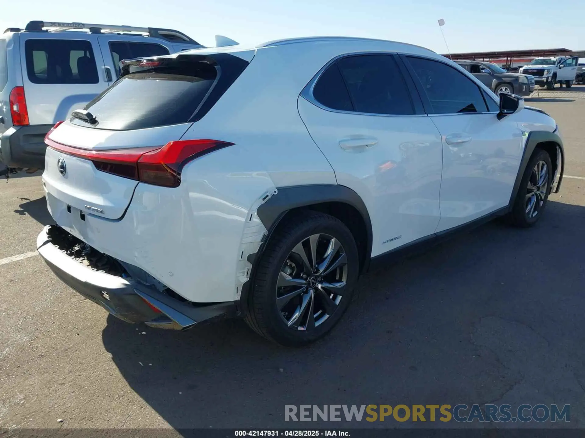 4 fotografías del automóvil dañado JTHR9JBH4L2030101 LEXUS UX 250H 2020