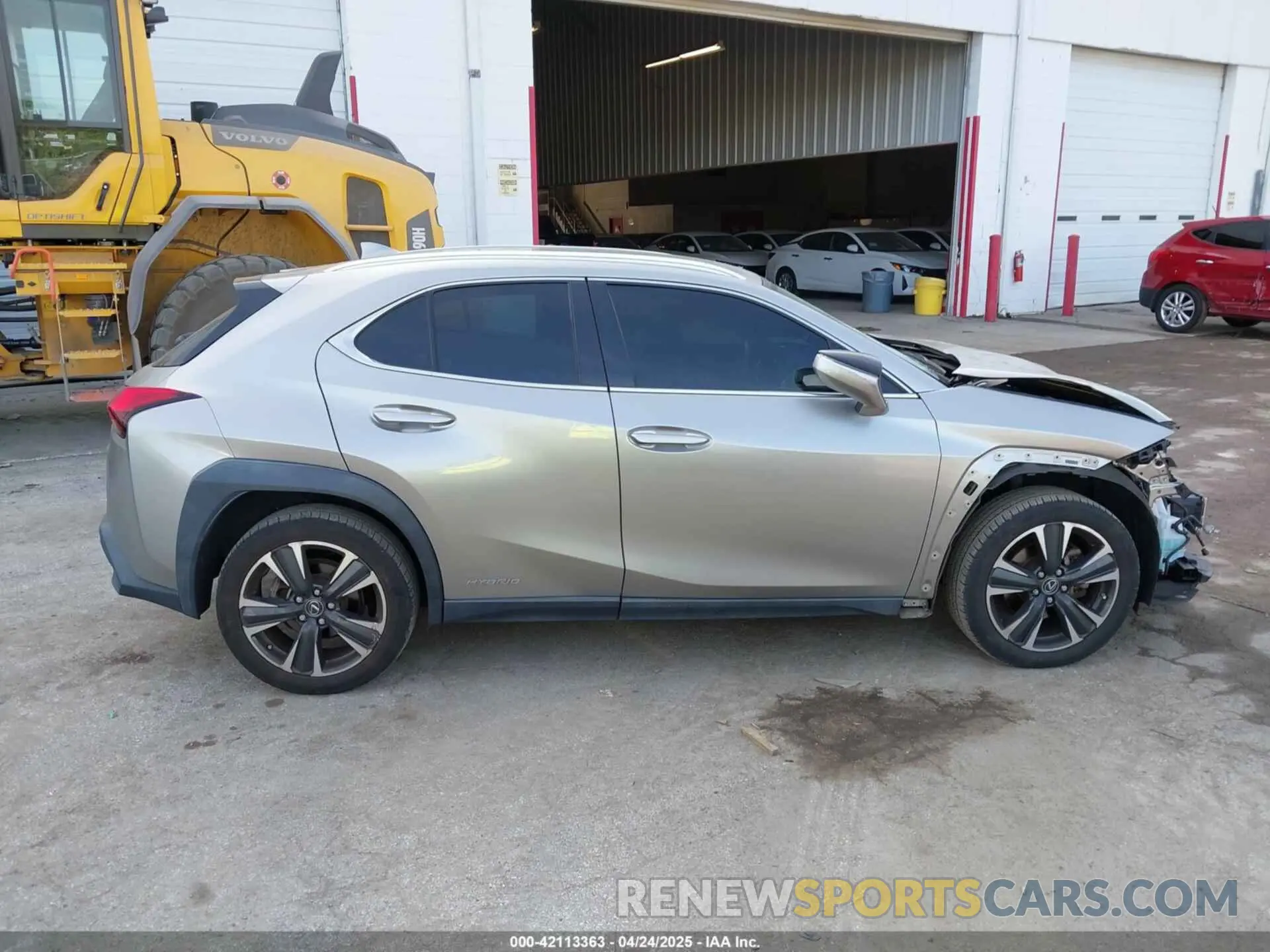 13 fotografías del automóvil dañado JTHX9JBHXL2033589 LEXUS UX 250H 2020