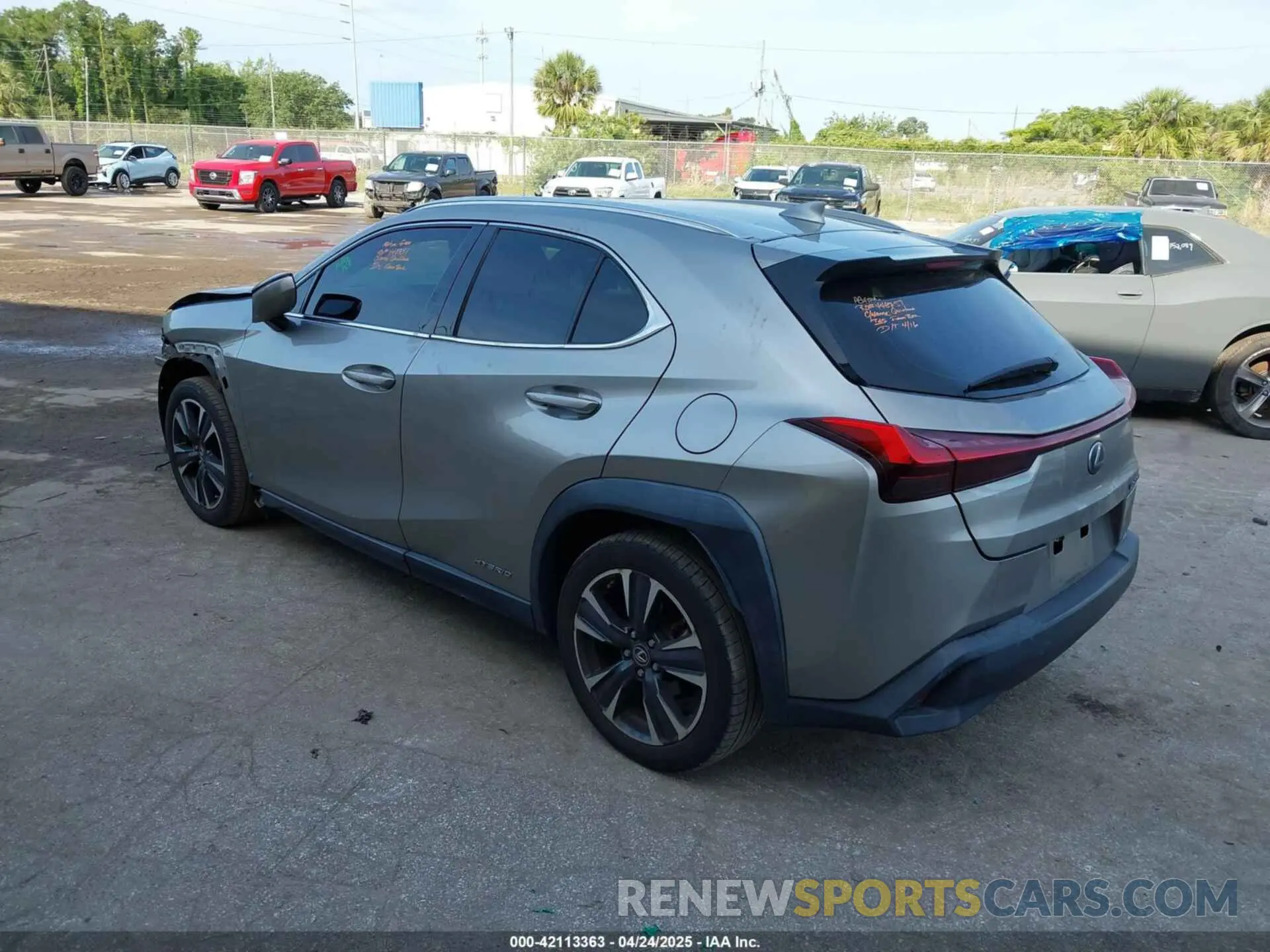 3 fotografías del automóvil dañado JTHX9JBHXL2033589 LEXUS UX 250H 2020