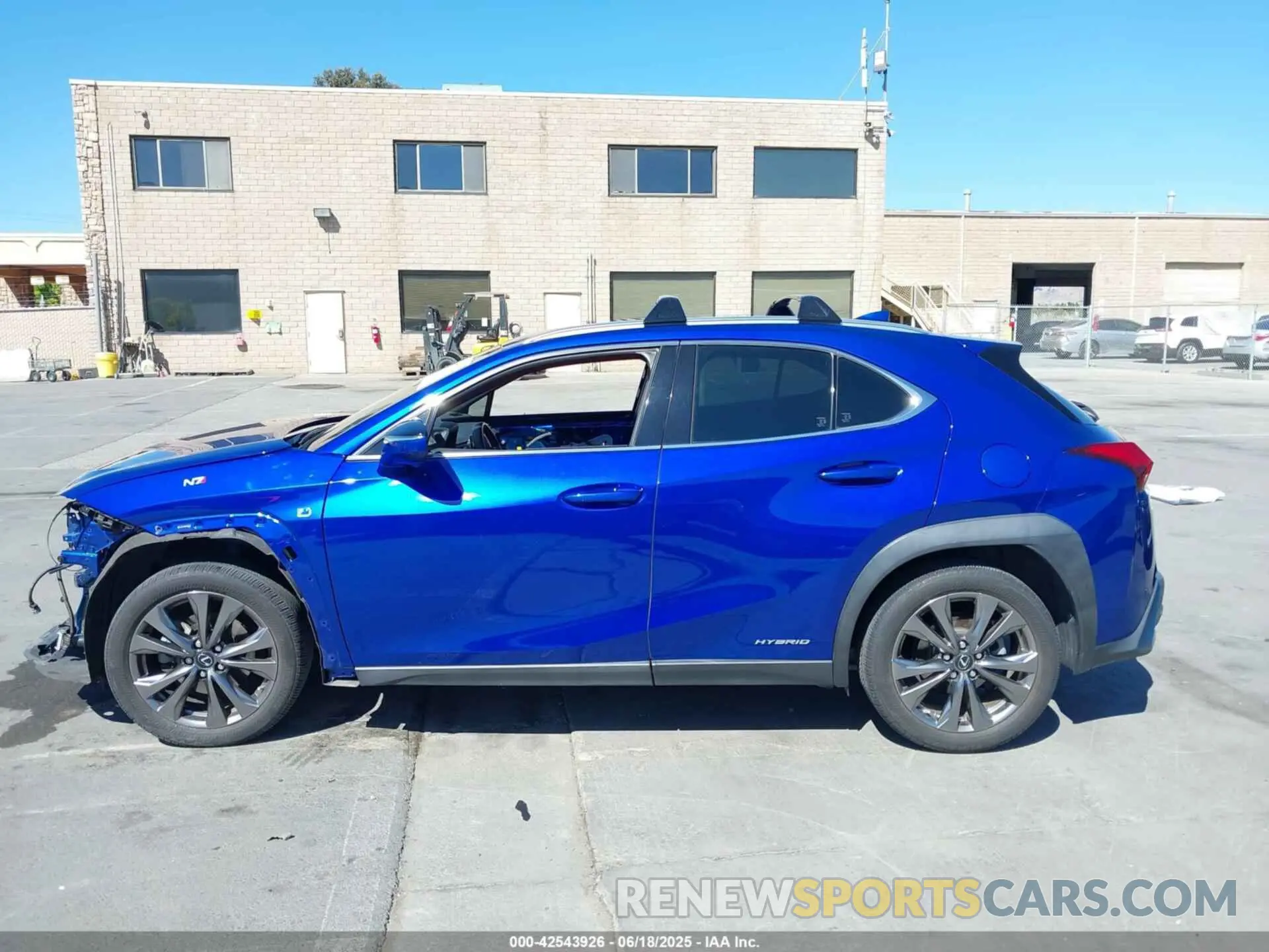 14 fotografías del automóvil dañado JTHE9JBH3M2045222 LEXUS UX 250H 2021