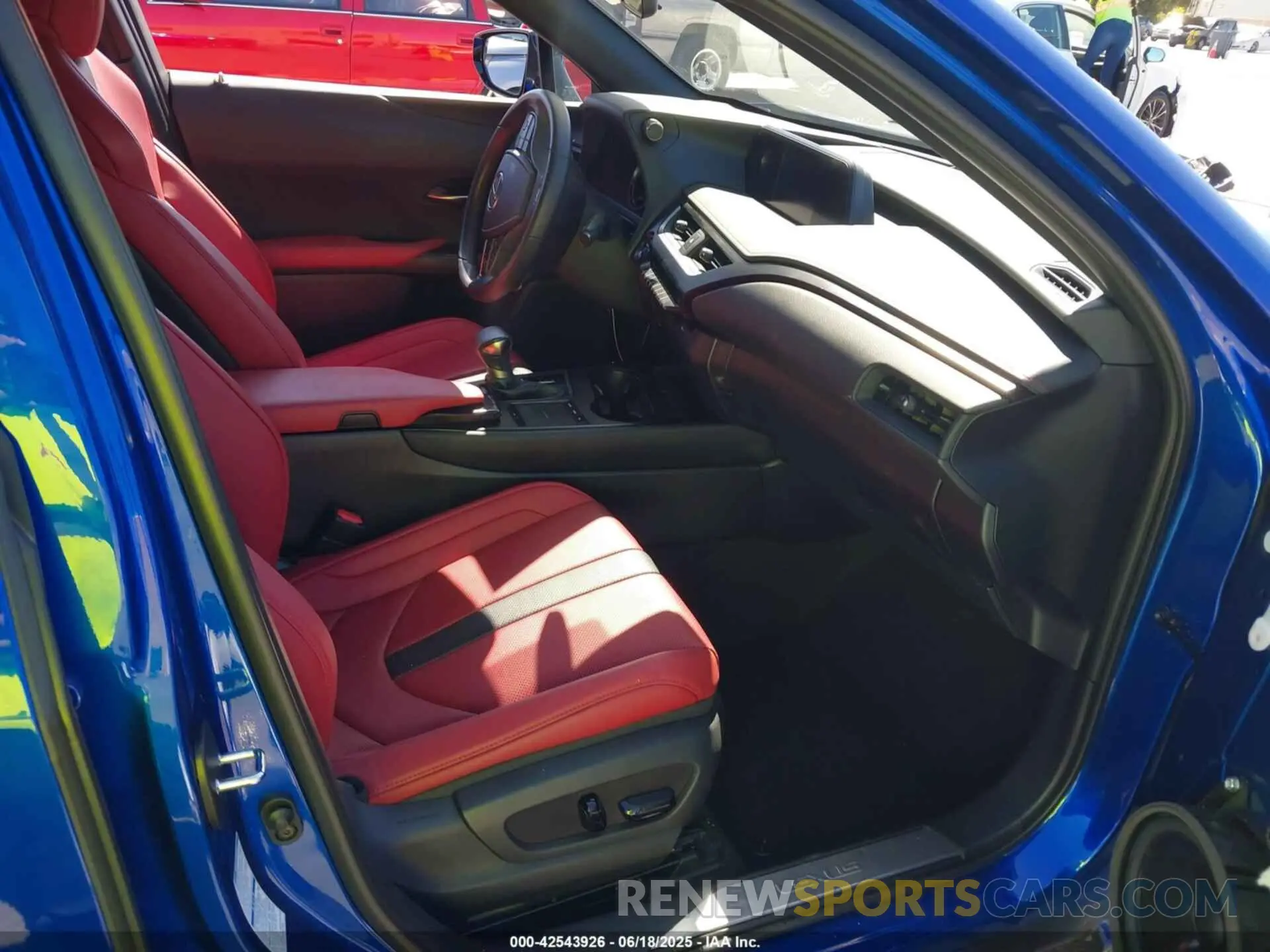 5 fotografías del automóvil dañado JTHE9JBH3M2045222 LEXUS UX 250H 2021