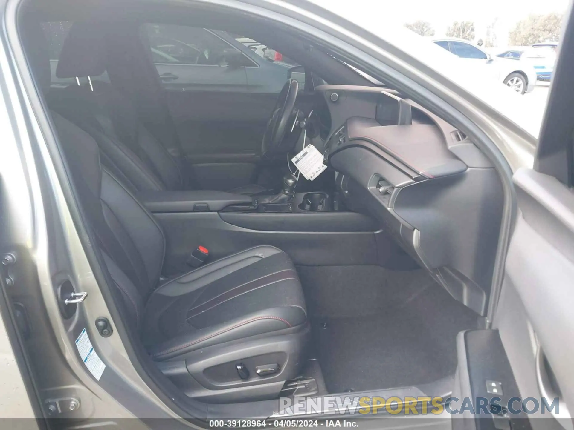 5 fotografías del automóvil dañado JTHE9JBH5M2043603 LEXUS UX 250H 2021
