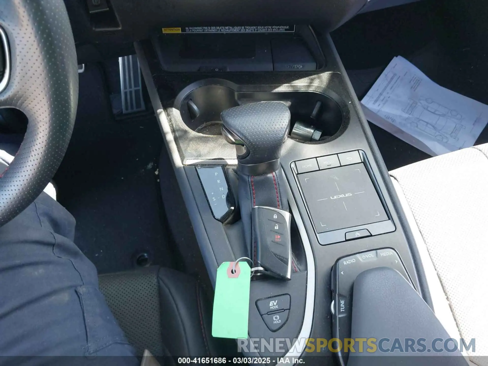 11 fotografías del automóvil dañado JTHE9JBH5M2054228 LEXUS UX 250H 2021