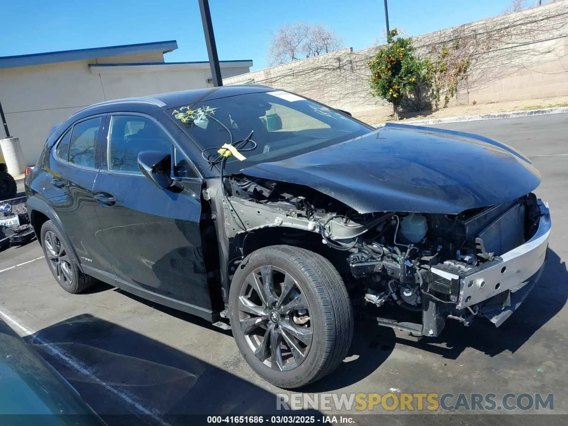 14 fotografías del automóvil dañado JTHE9JBH5M2054228 LEXUS UX 250H 2021