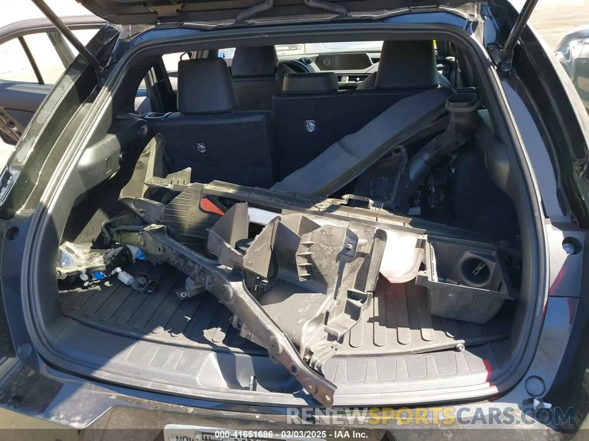 18 fotografías del automóvil dañado JTHE9JBH5M2054228 LEXUS UX 250H 2021