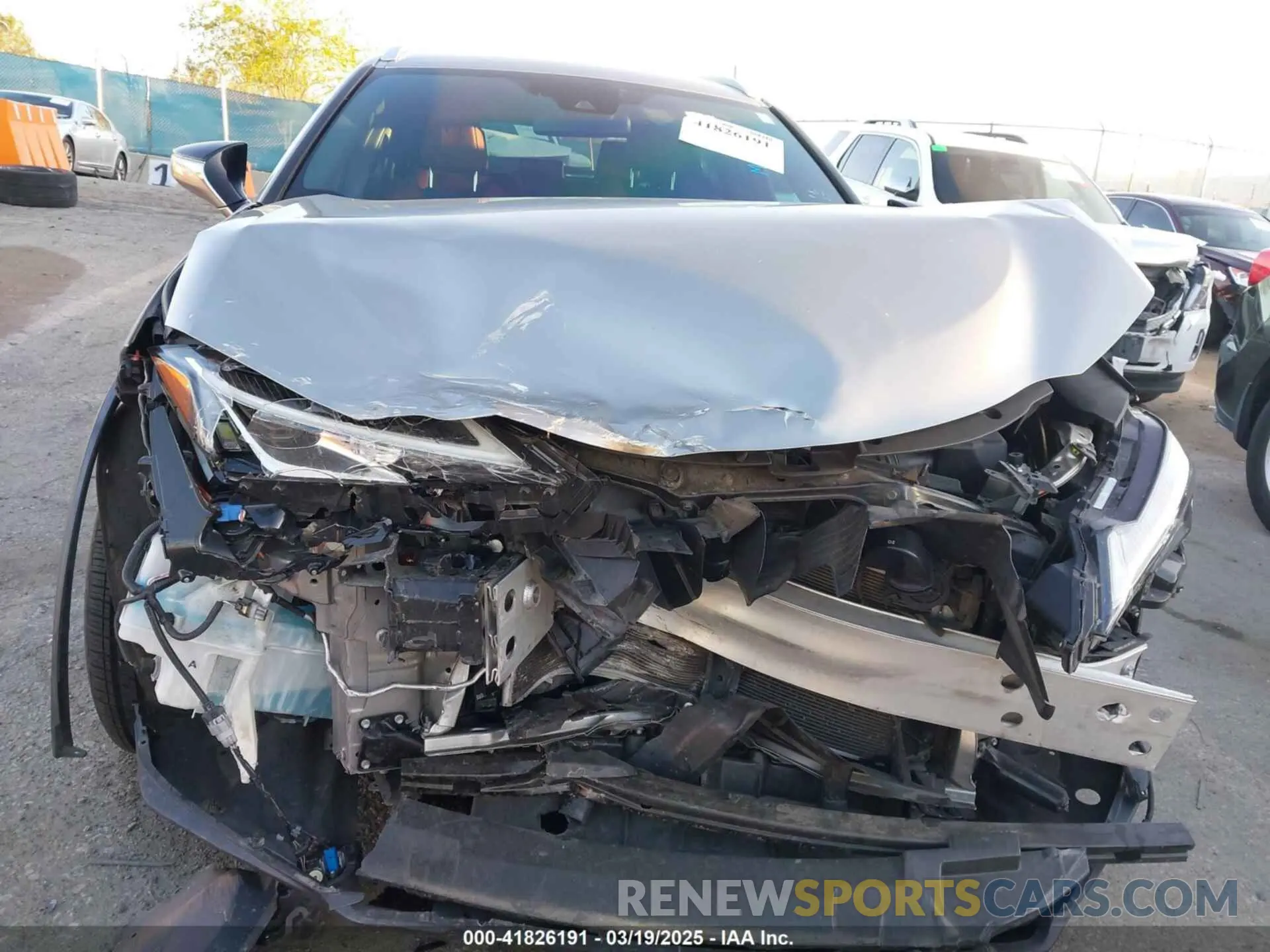 12 fotografías del automóvil dañado JTHE9JBHXM2041524 LEXUS UX 250H 2021