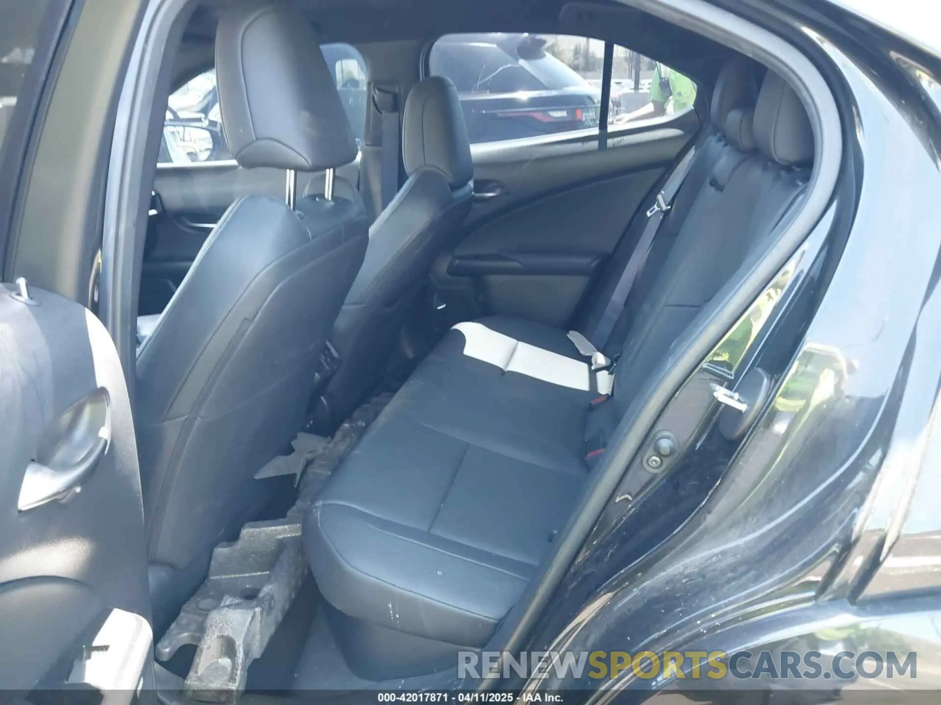8 fotografías del automóvil dañado JTHP9JBH2M2048461 LEXUS UX 250H 2021