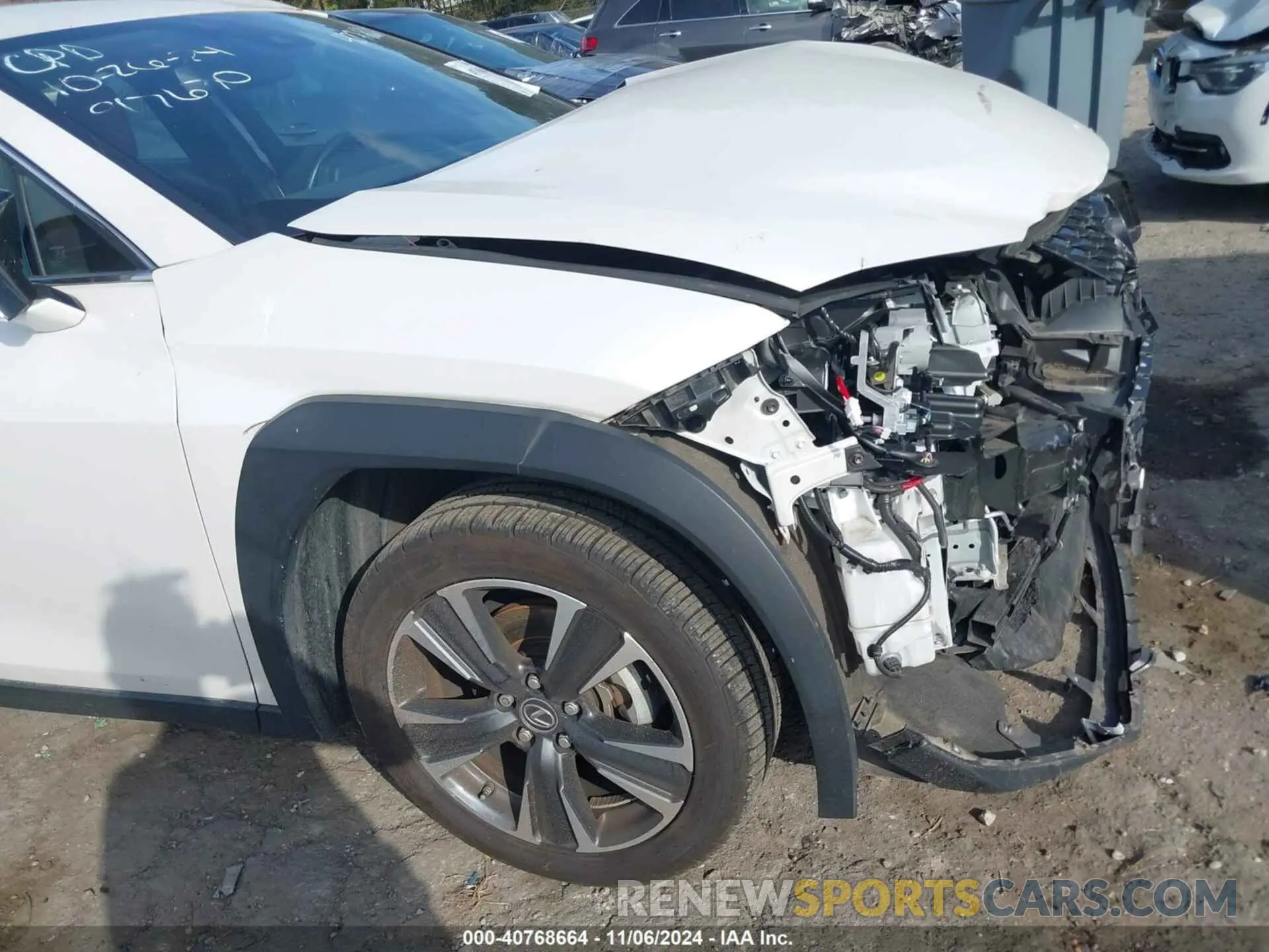 19 fotografías del automóvil dañado JTHP9JBH3M2054074 LEXUS UX 250H 2021