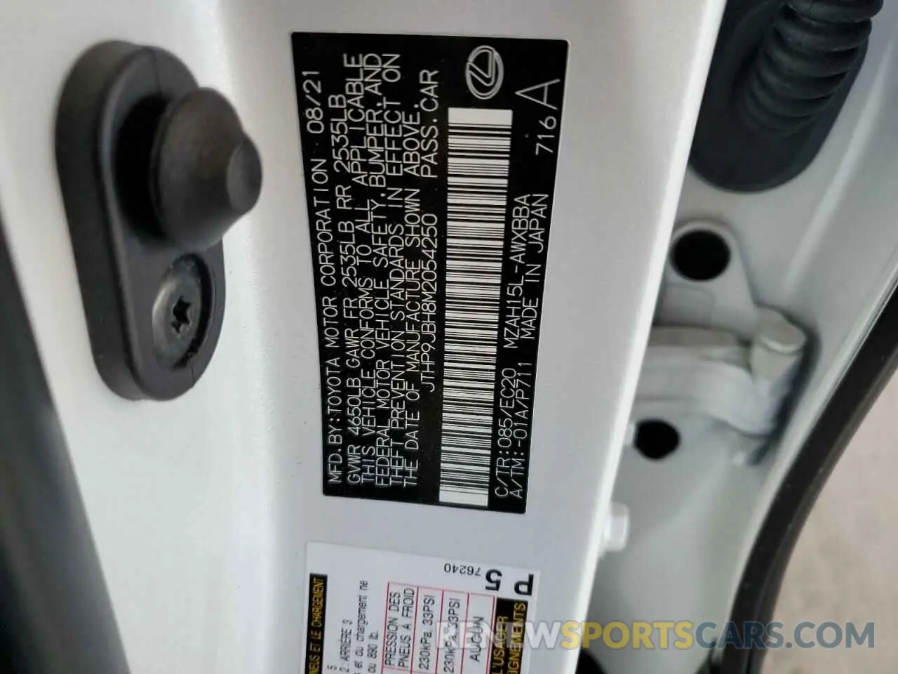 13 fotografías del automóvil dañado JTHP9JBH8M2054250 LEXUS UX 250H 2021