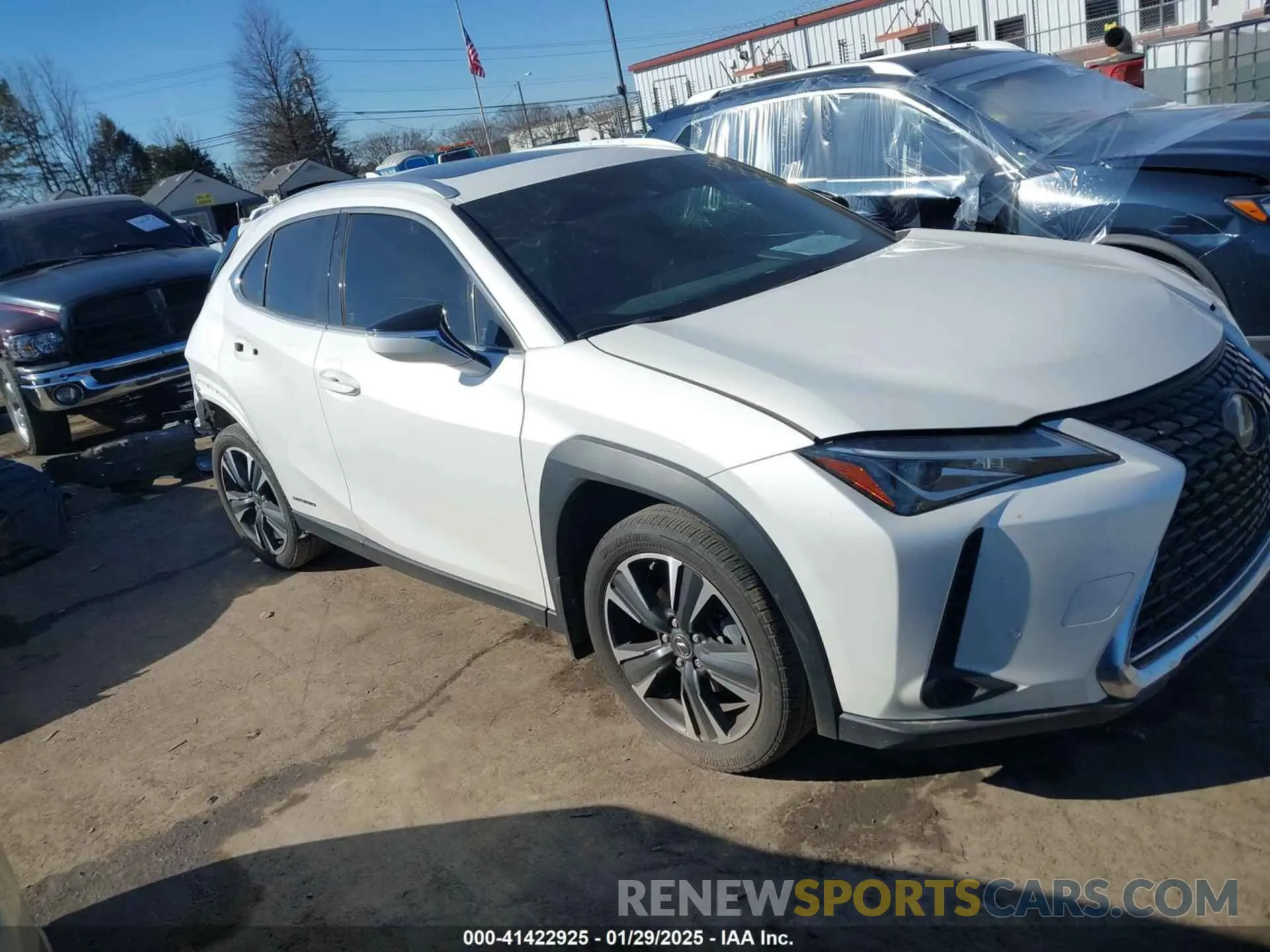 13 fotografías del automóvil dañado JTHP9JBH9M2051101 LEXUS UX 250H 2021