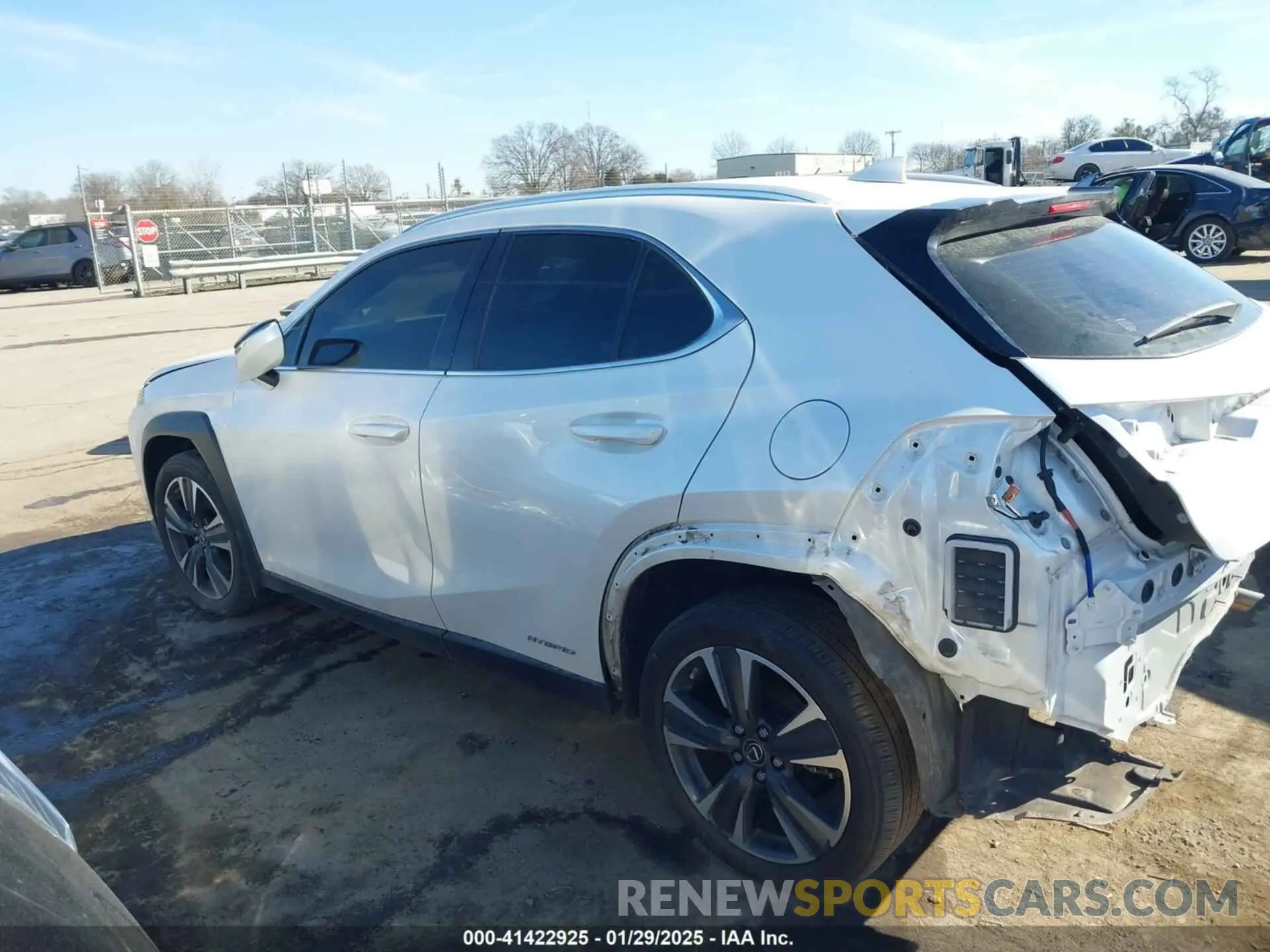 14 fotografías del automóvil dañado JTHP9JBH9M2051101 LEXUS UX 250H 2021