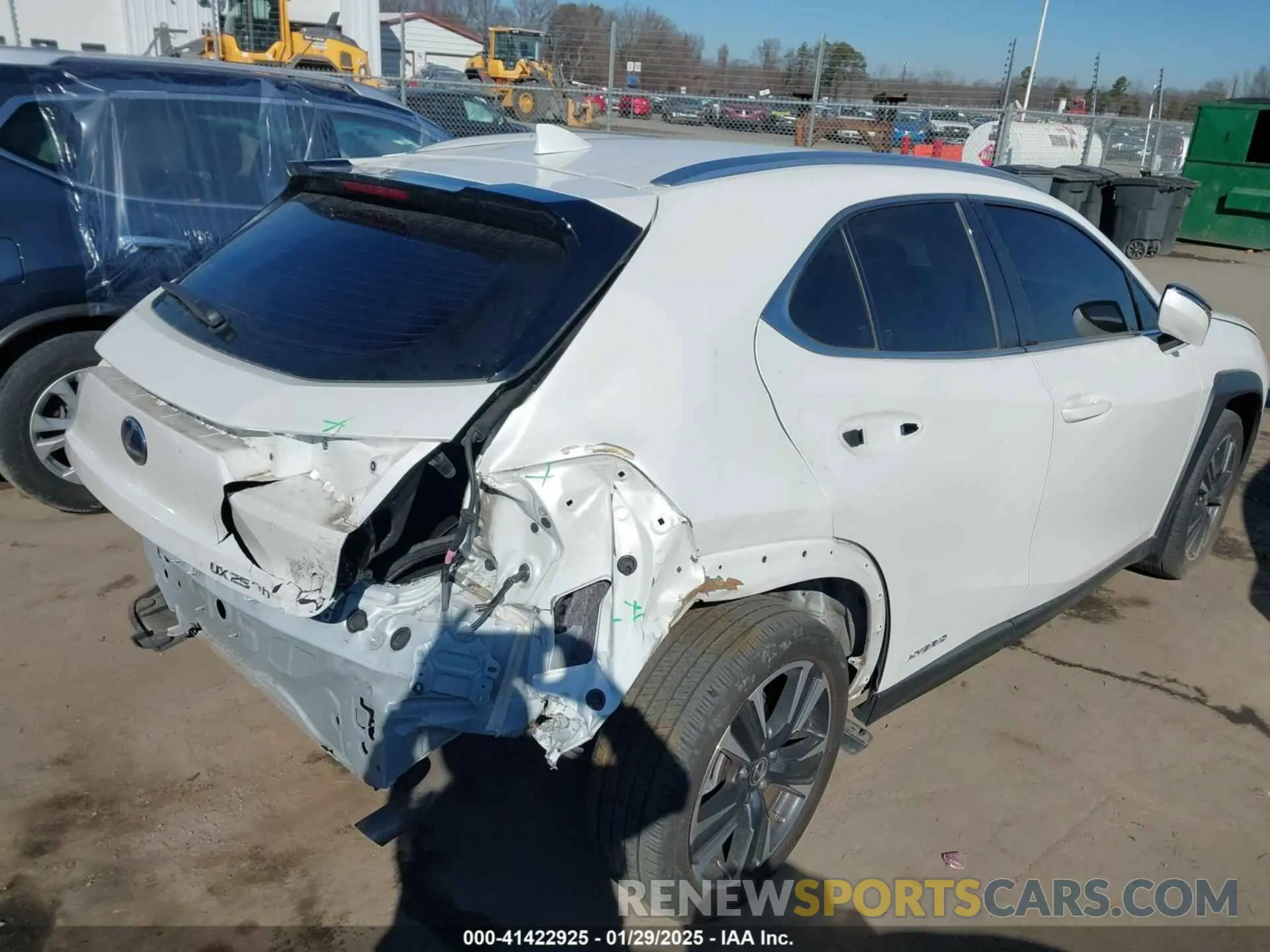 4 fotografías del automóvil dañado JTHP9JBH9M2051101 LEXUS UX 250H 2021