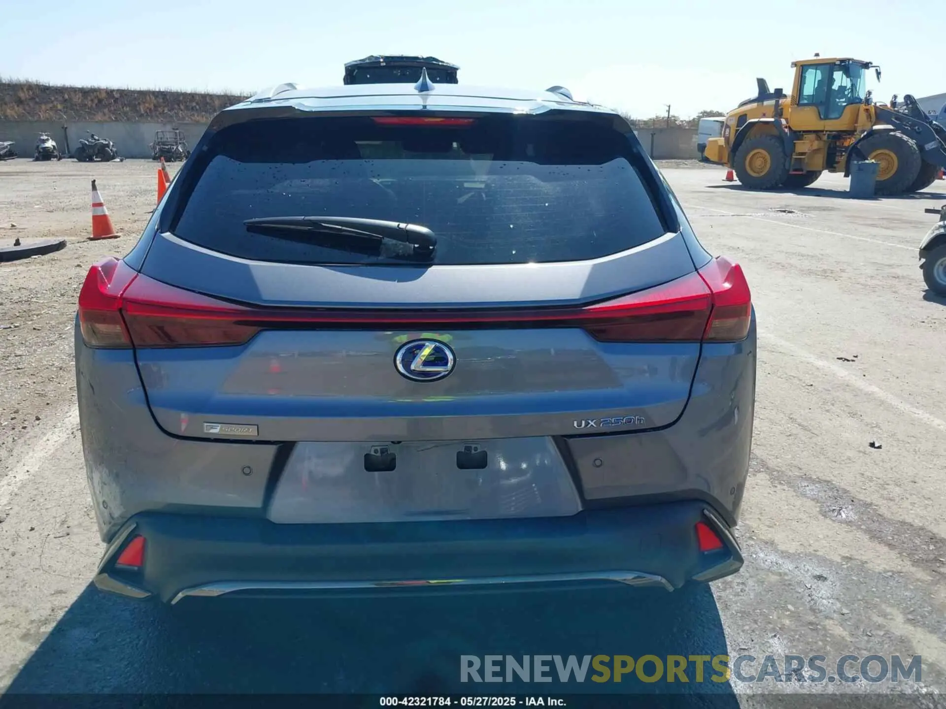 17 fotografías del automóvil dañado JTHR9JBH3M2052706 LEXUS UX 250H 2021