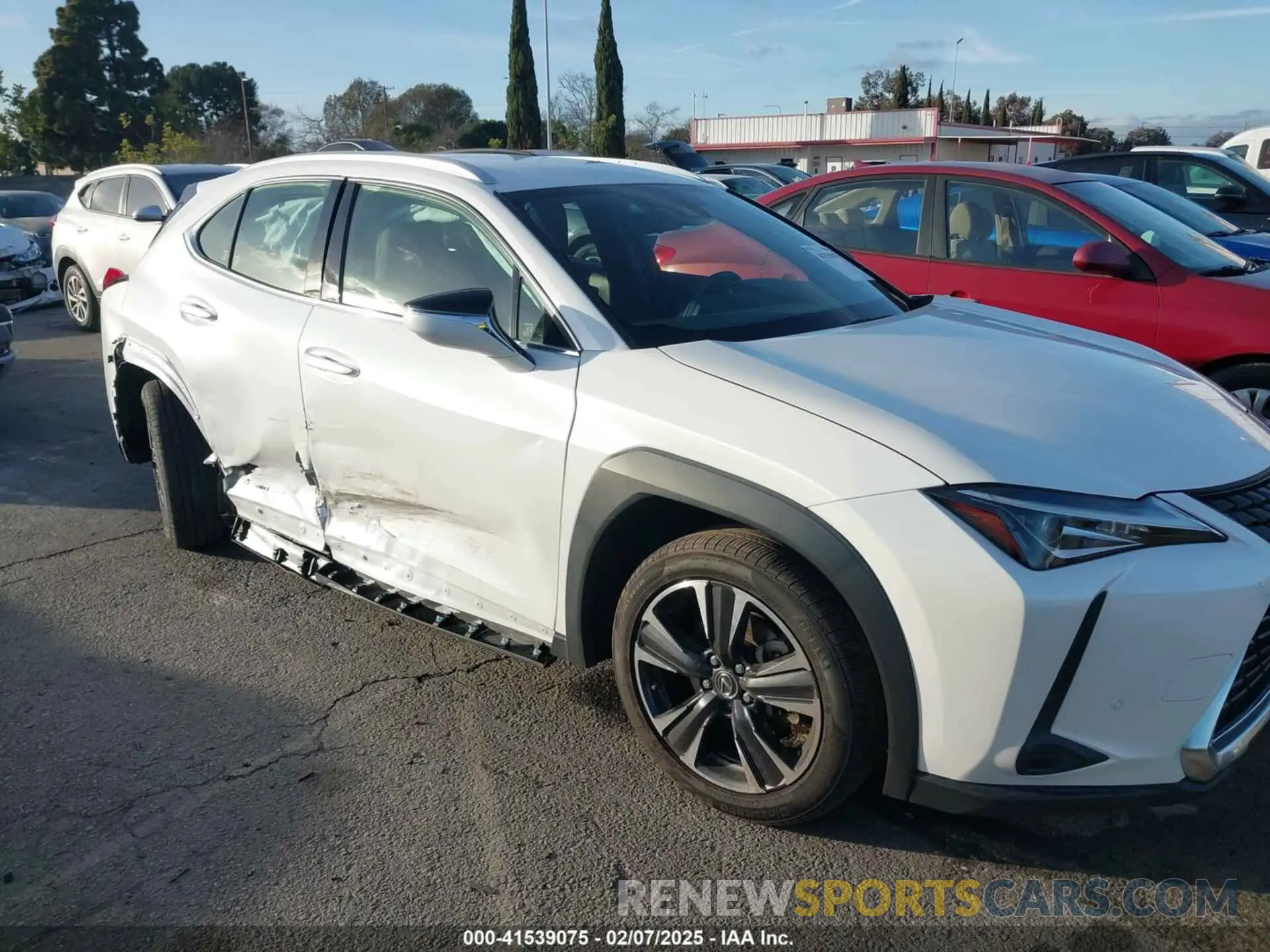 13 fotografías del automóvil dañado JTHX9JBH1M2044921 LEXUS UX 250H 2021