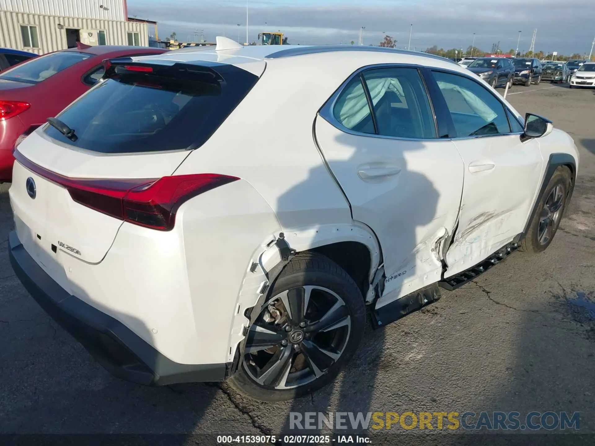 4 fotografías del automóvil dañado JTHX9JBH1M2044921 LEXUS UX 250H 2021