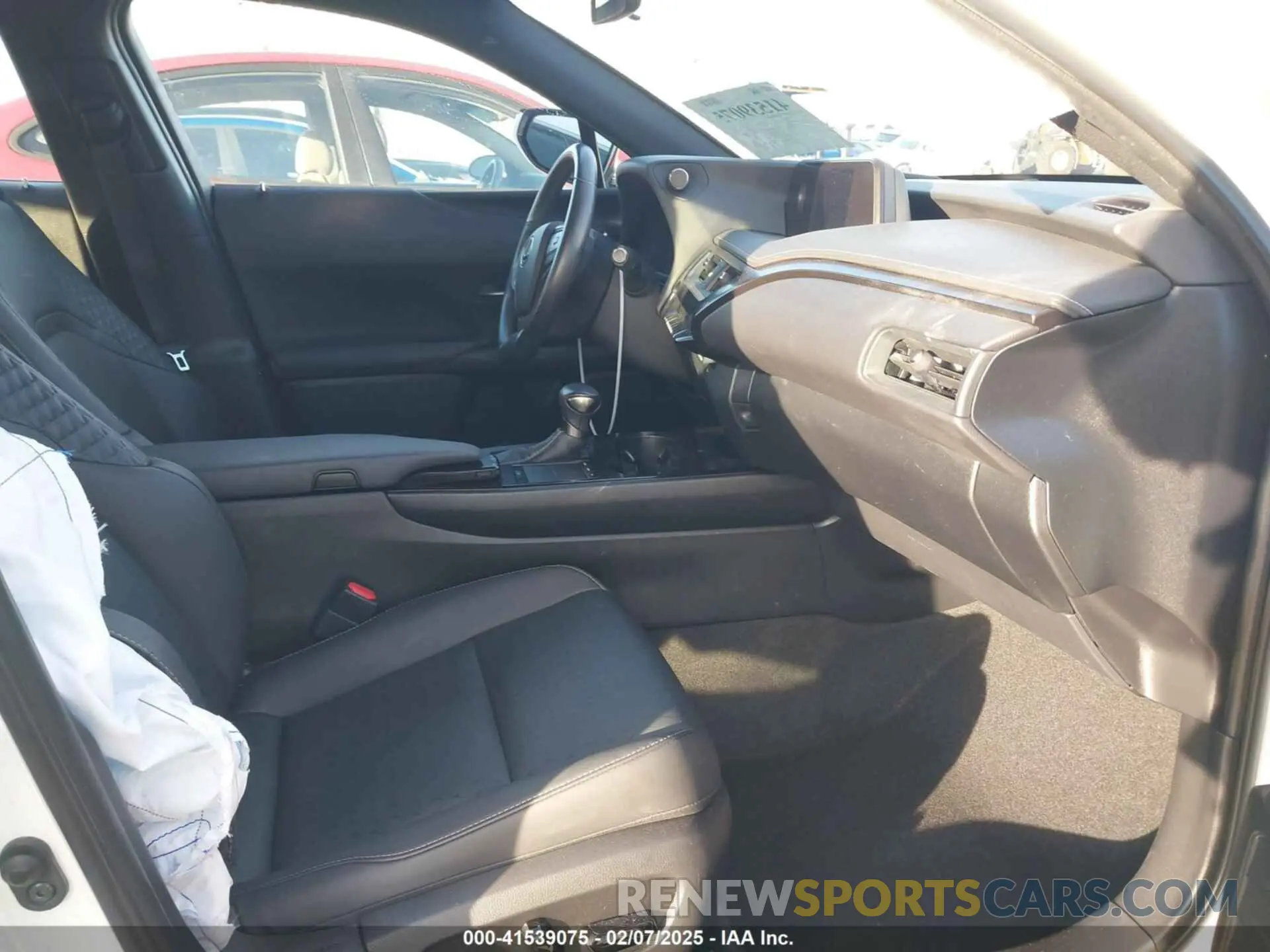 5 fotografías del automóvil dañado JTHX9JBH1M2044921 LEXUS UX 250H 2021
